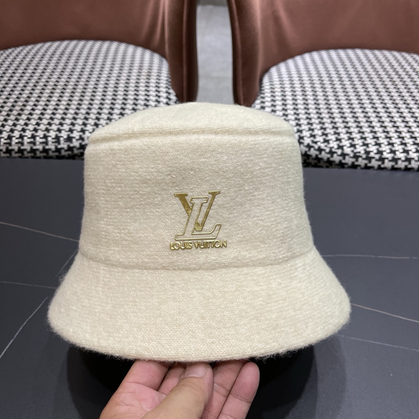  LV 路易威登👑2025 爆款渔夫帽子女秋冬季显脸小，渔夫水桶帽冬款保暖盆帽