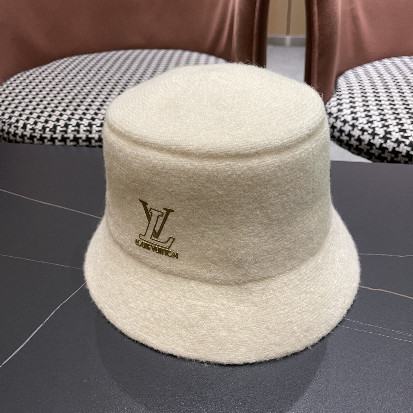  LV 路易威登👑2025 爆款渔夫帽子女秋冬季显脸小，渔夫水桶帽冬款保暖盆帽