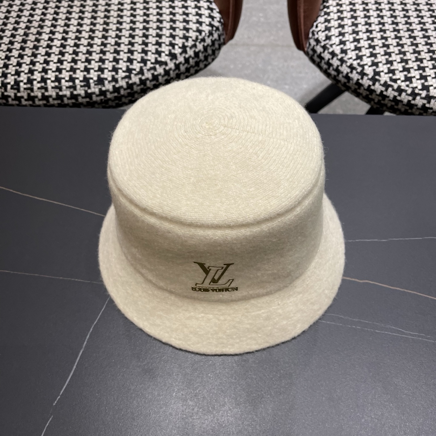 LV 路易威登👑2025 爆款渔夫帽子女秋冬季显脸小，渔夫水桶帽冬款保暖盆帽