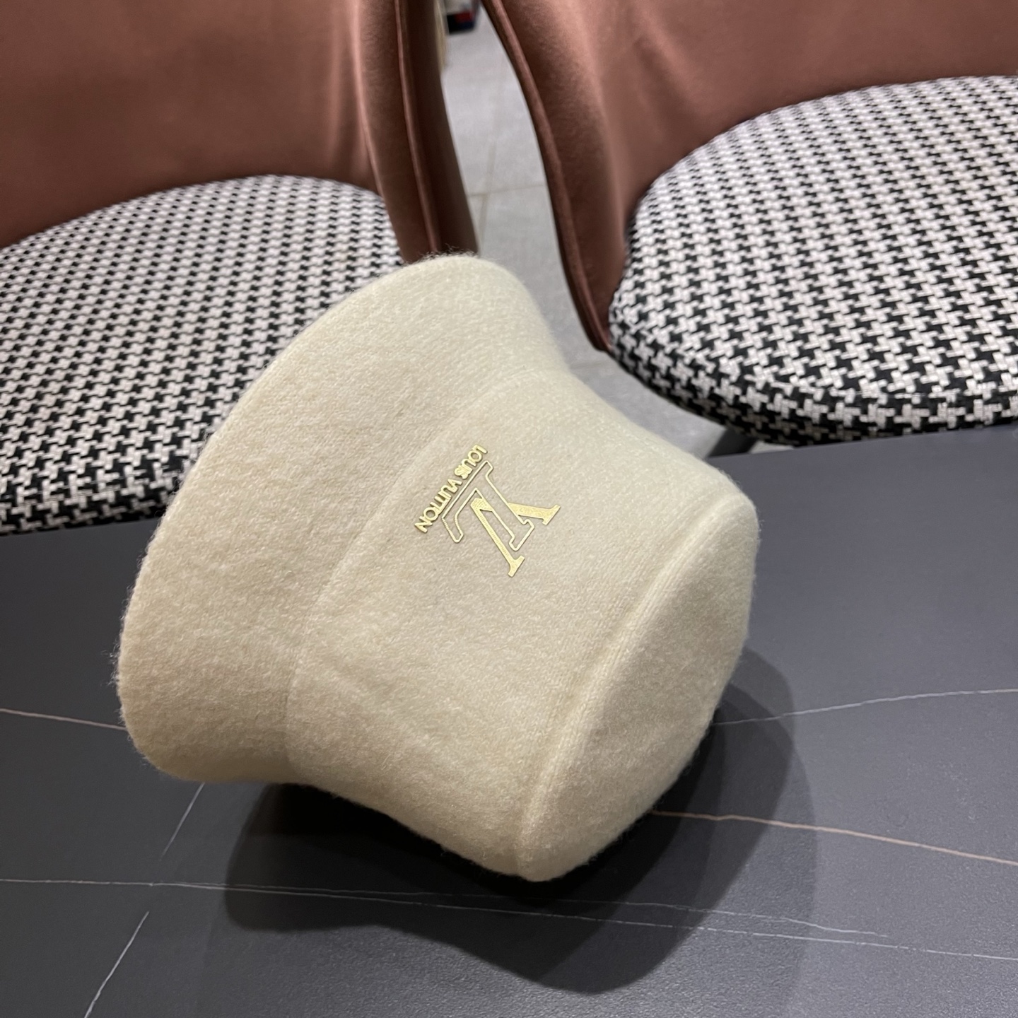  LV 路易威登👑2025 爆款渔夫帽子女秋冬季显脸小，渔夫水桶帽冬款保暖盆帽