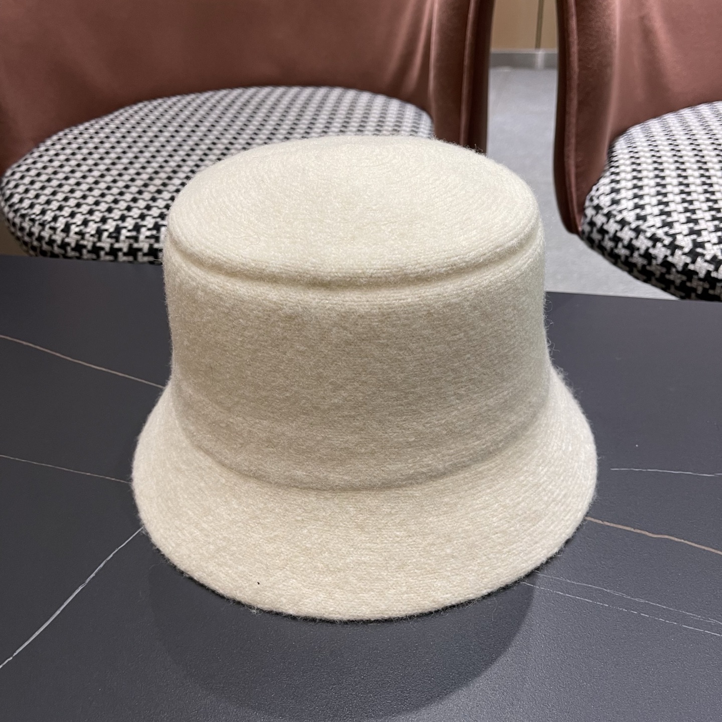  LV 路易威登👑2025 爆款渔夫帽子女秋冬季显脸小，渔夫水桶帽冬款保暖盆帽