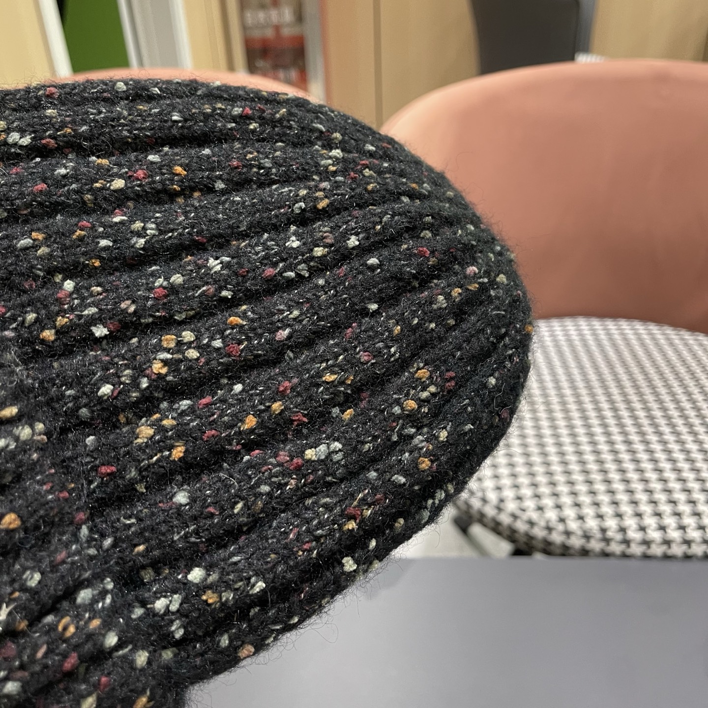  MONCLER蒙口🎩羊毛针织毛线帽，好品质高端大气，超柔软！超火爆💖质感很赞，出街超好搭配！时尚潮流！