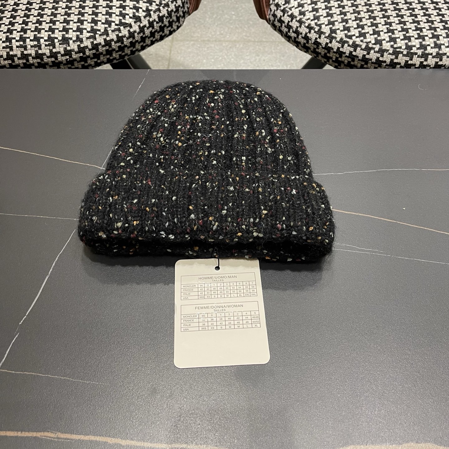  MONCLER蒙口🎩羊毛针织毛线帽，好品质高端大气，超柔软！超火爆💖质感很赞，出街超好搭配！时尚潮流！