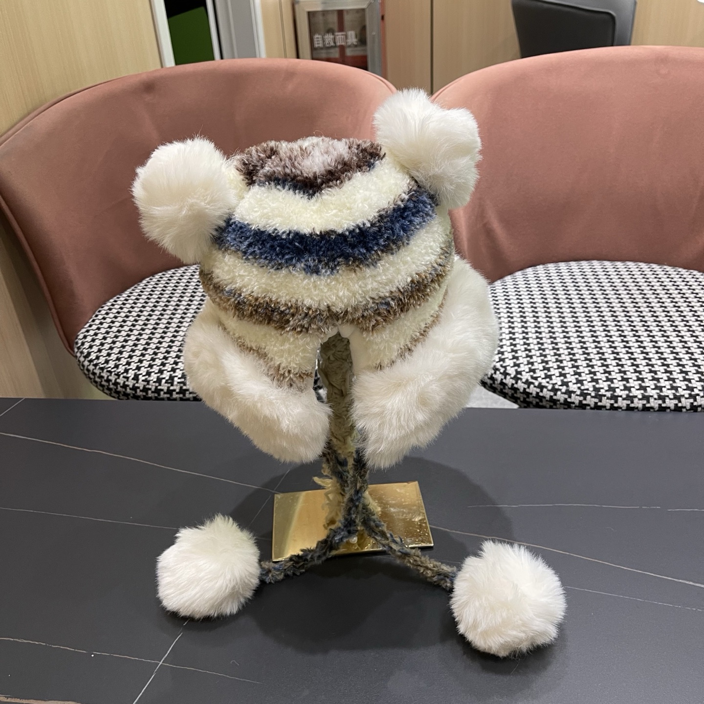  【Celine赛琳】2025秋冬新款羊绒条纹拼色渔夫帽独特设计～复古文艺的一款