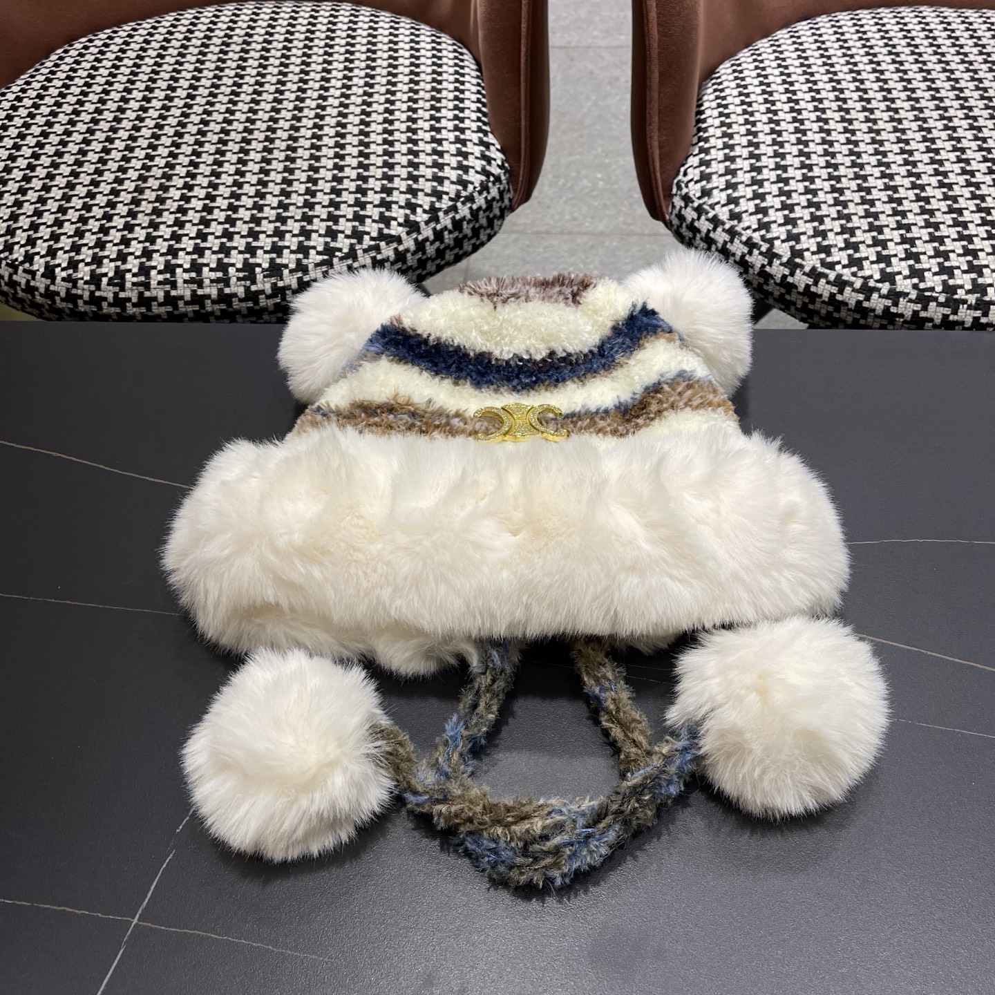  【Celine赛琳】2025秋冬新款羊绒条纹拼色渔夫帽独特设计～复古文艺的一款