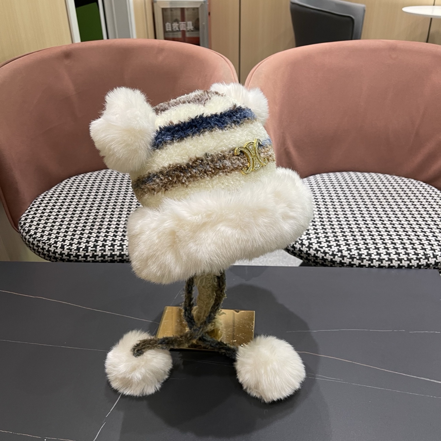  【Celine赛琳】2025秋冬新款羊绒条纹拼色渔夫帽独特设计～复古文艺的一款