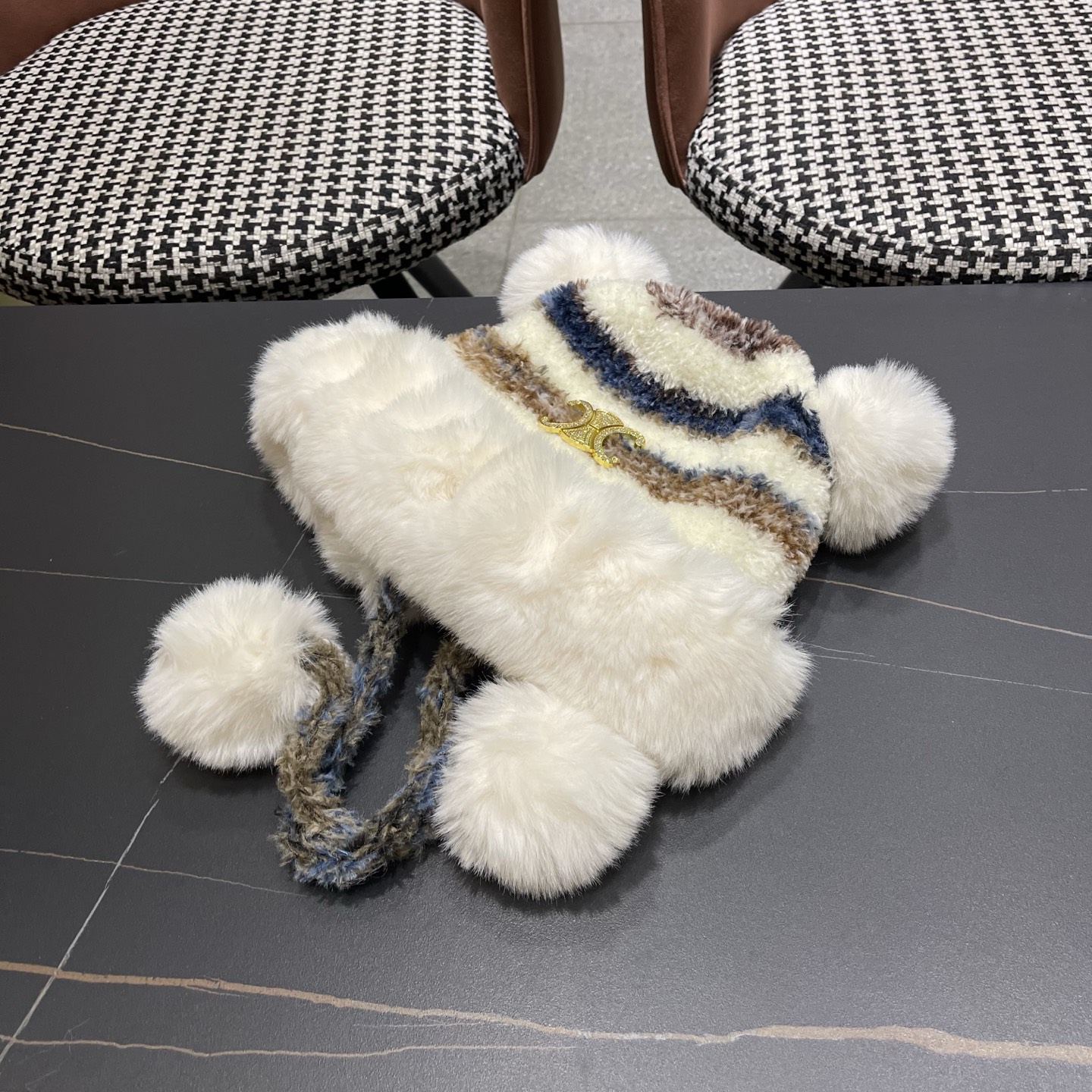  【Celine赛琳】2025秋冬新款羊绒条纹拼色渔夫帽独特设计～复古文艺的一款