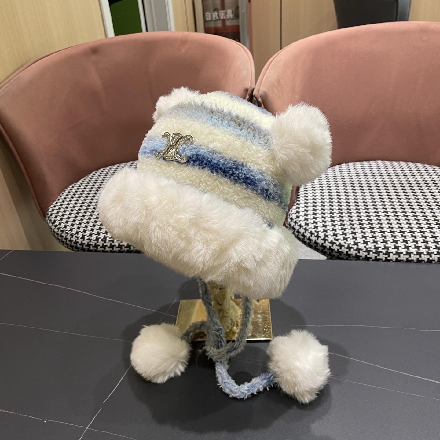  【Celine赛琳】2025秋冬新款羊绒条纹拼色渔夫帽独特设计～复古文艺的一款