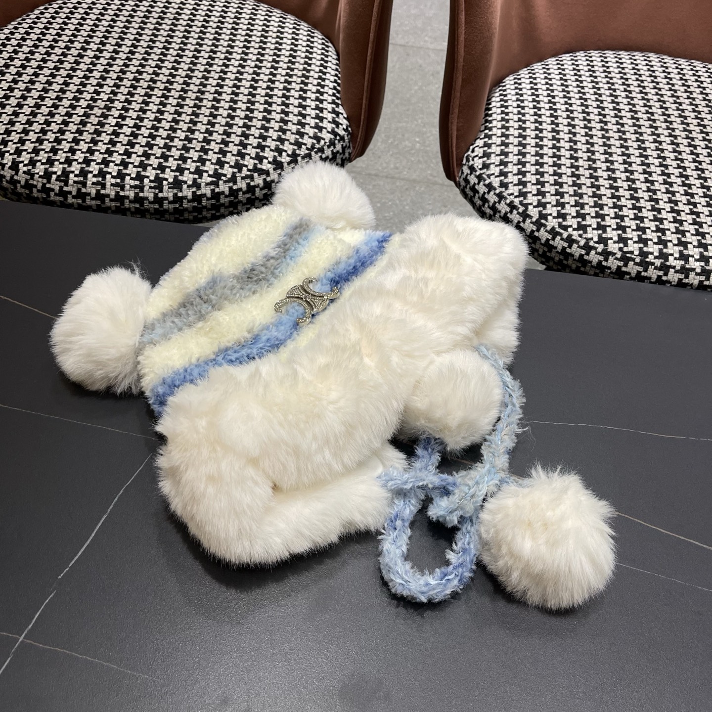  【Celine赛琳】2025秋冬新款羊绒条纹拼色渔夫帽独特设计～复古文艺的一款