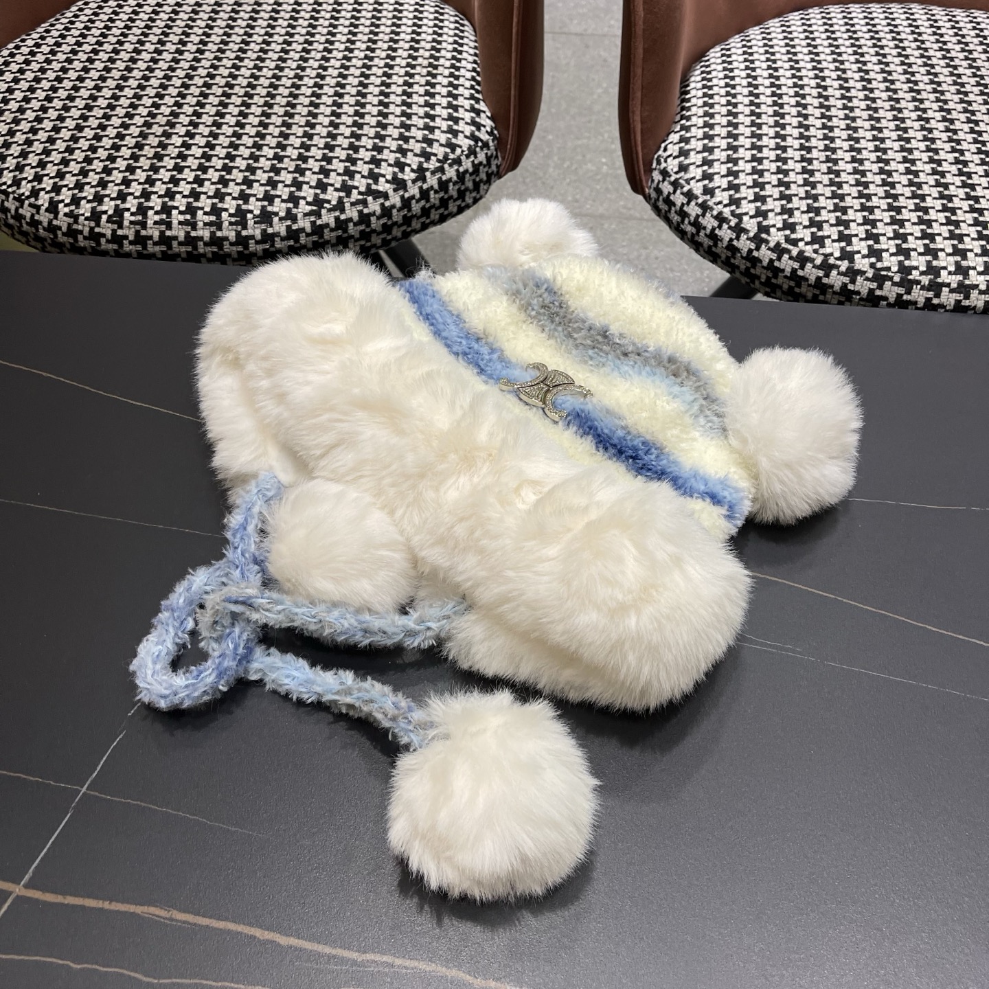  【Celine赛琳】2025秋冬新款羊绒条纹拼色渔夫帽独特设计～复古文艺的一款