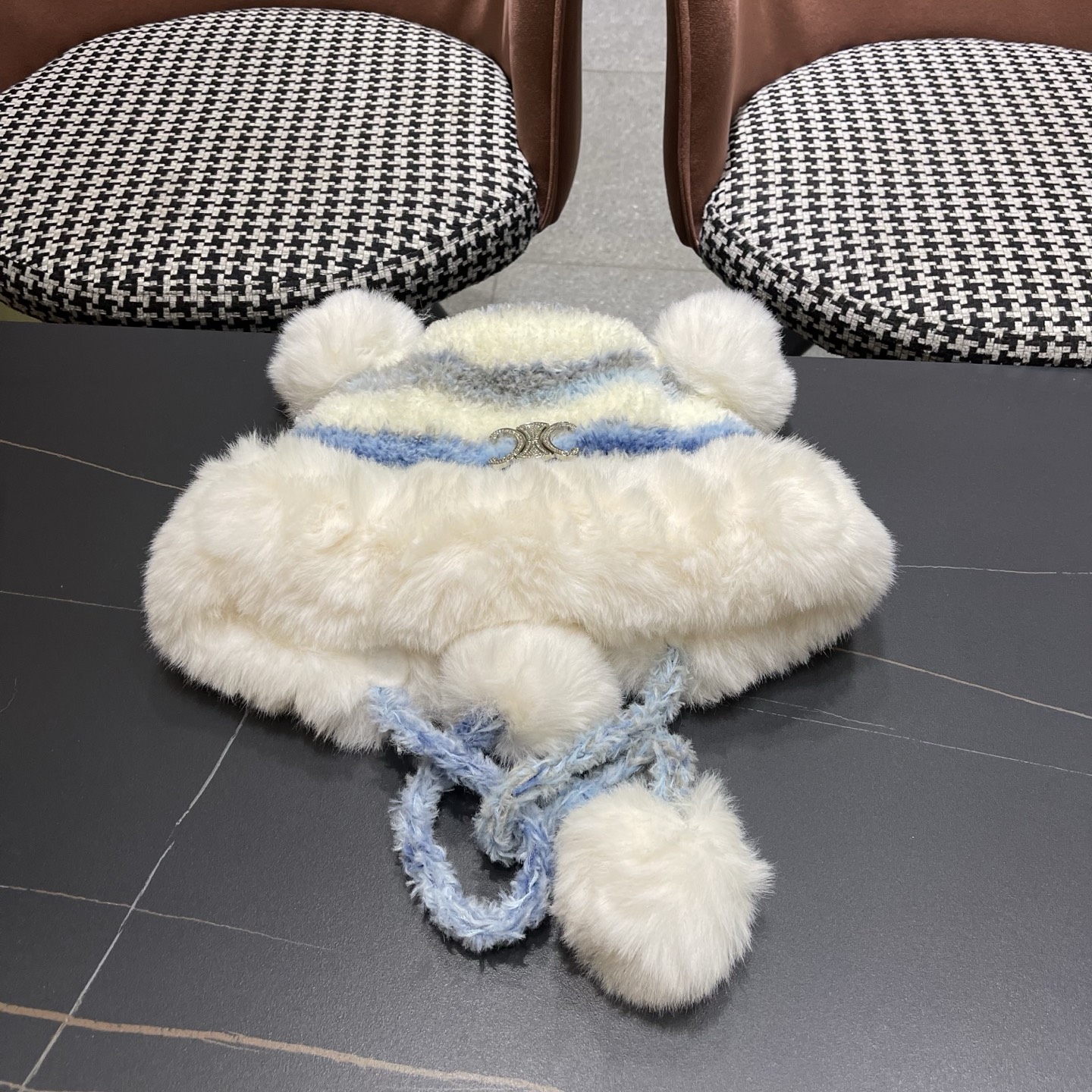  【Celine赛琳】2025秋冬新款羊绒条纹拼色渔夫帽独特设计～复古文艺的一款