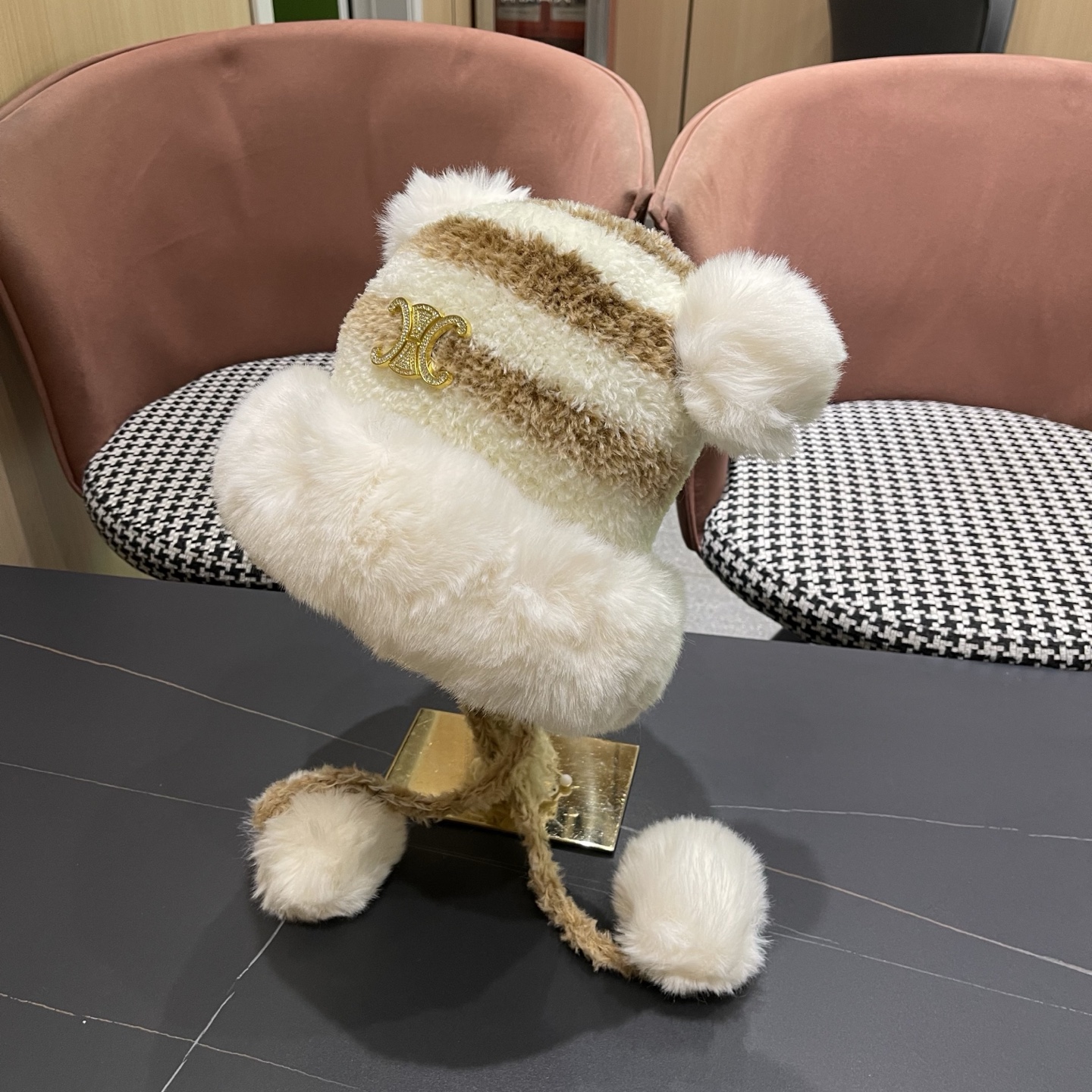  【Celine赛琳】2025秋冬新款羊绒条纹拼色渔夫帽独特设计～复古文艺的一款