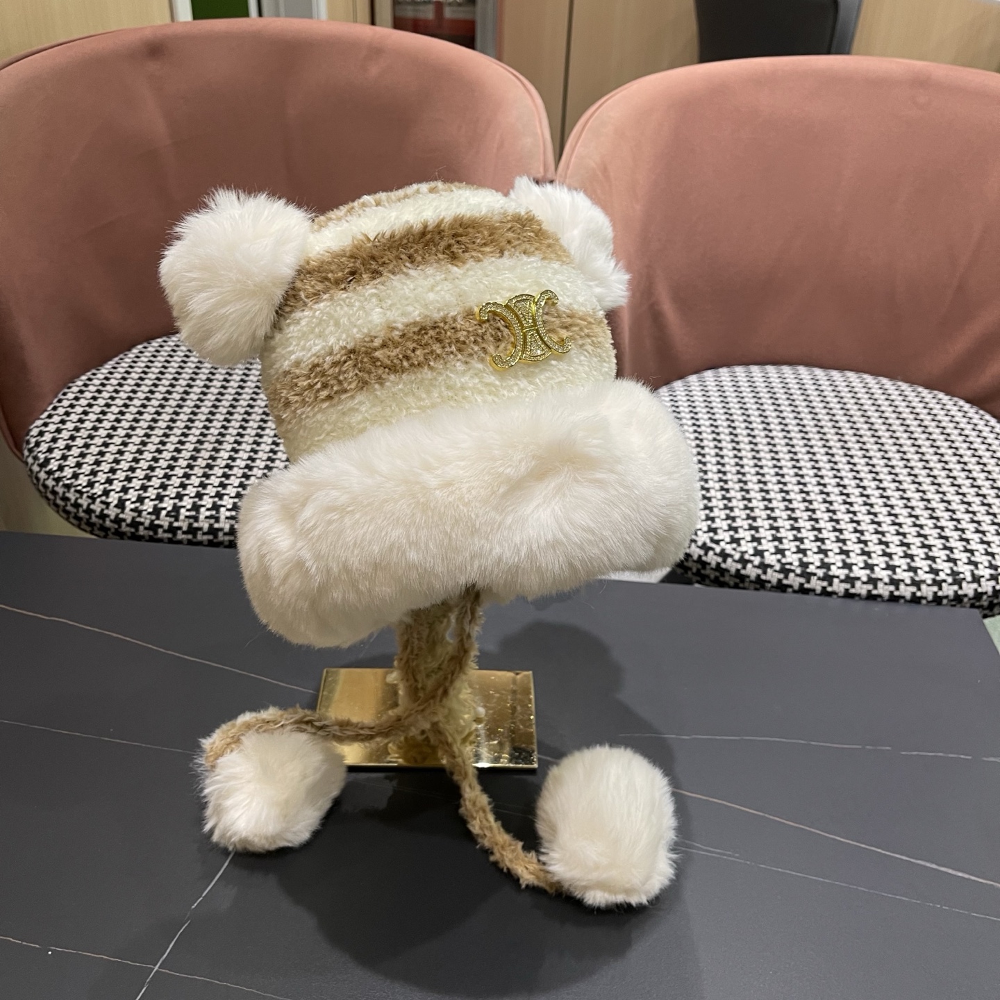  【Celine赛琳】2025秋冬新款羊绒条纹拼色渔夫帽独特设计～复古文艺的一款