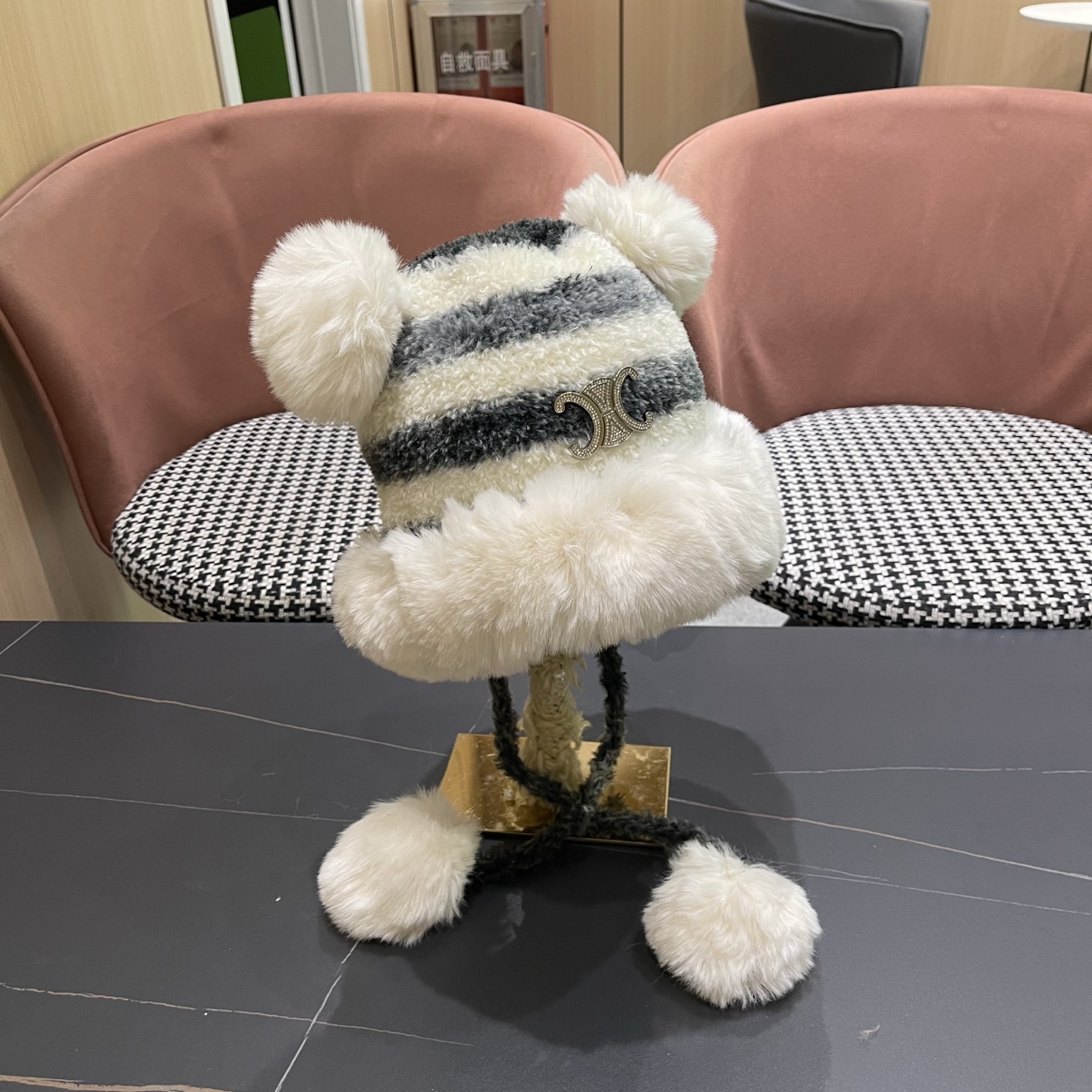  【Celine赛琳】2025秋冬新款羊绒条纹拼色渔夫帽独特设计～复古文艺的一款