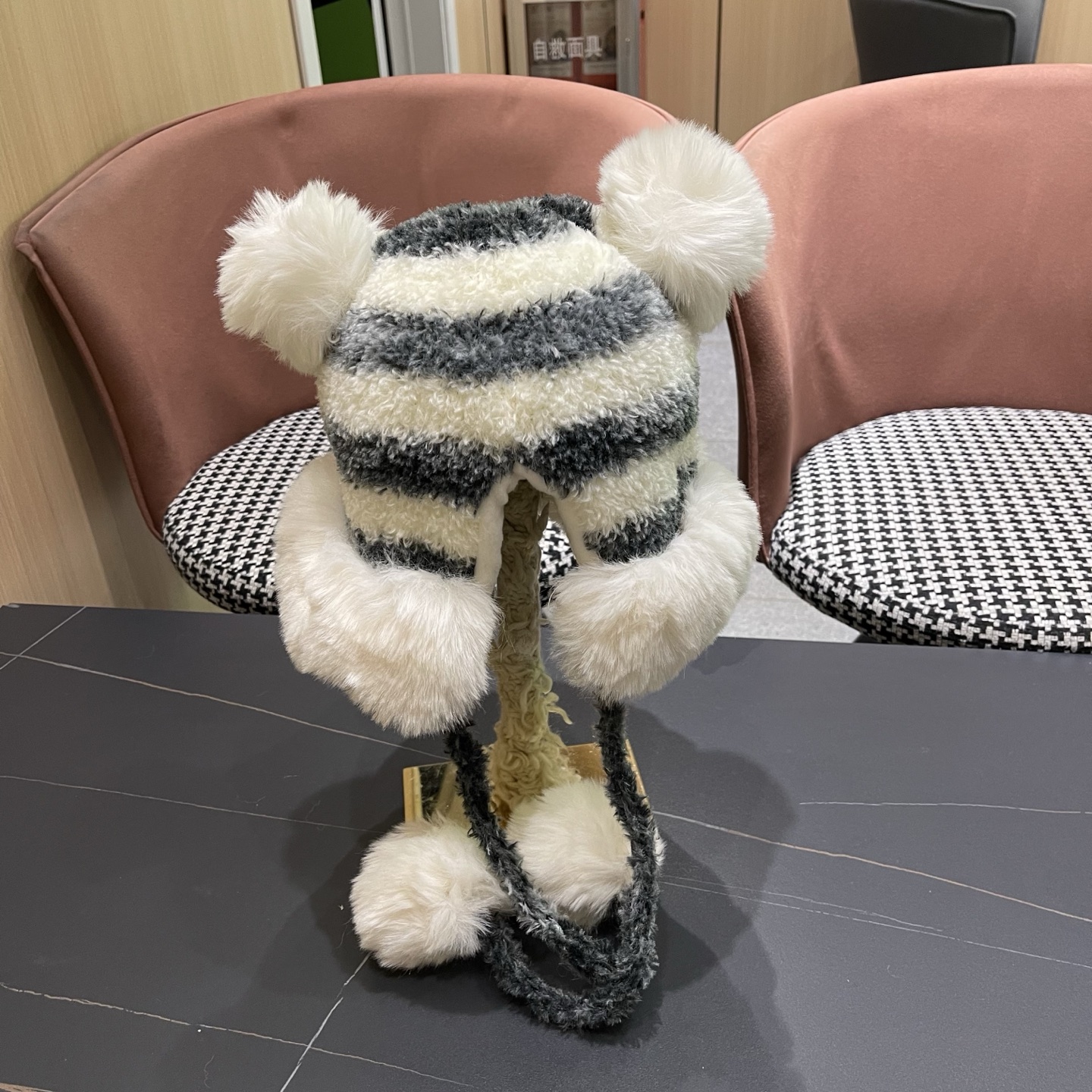  【Celine赛琳】2025秋冬新款羊绒条纹拼色渔夫帽独特设计～复古文艺的一款