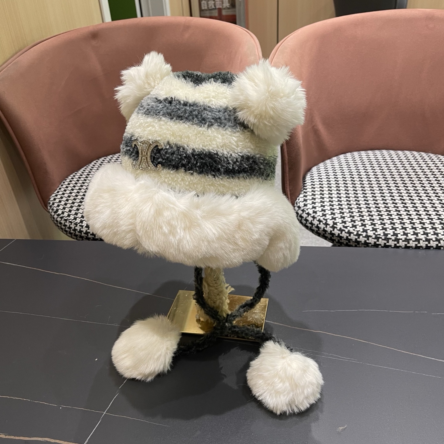  【Celine赛琳】2025秋冬新款羊绒条纹拼色渔夫帽独特设计～复古文艺的一款