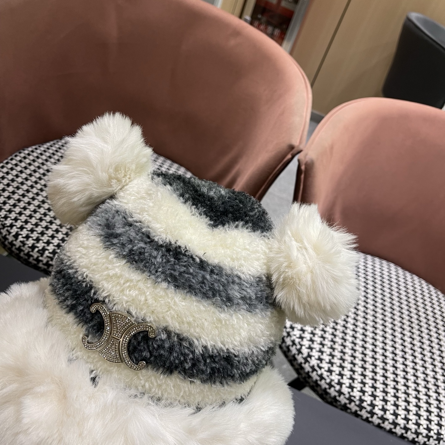  【Celine赛琳】2025秋冬新款羊绒条纹拼色渔夫帽独特设计～复古文艺的一款