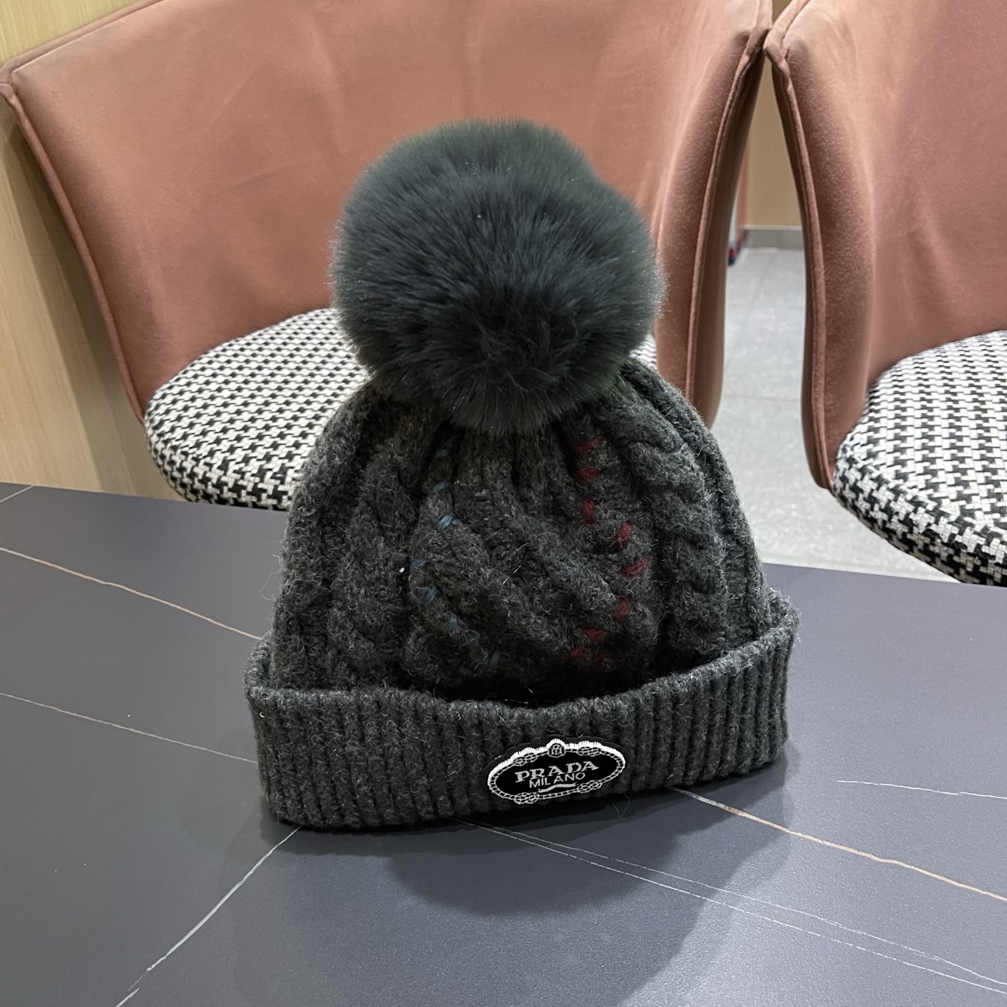  普拉达 Prada 新款韩版时尚百搭潮流女秋冬显脸小针织帽洋气简约气质保暖毛线帽