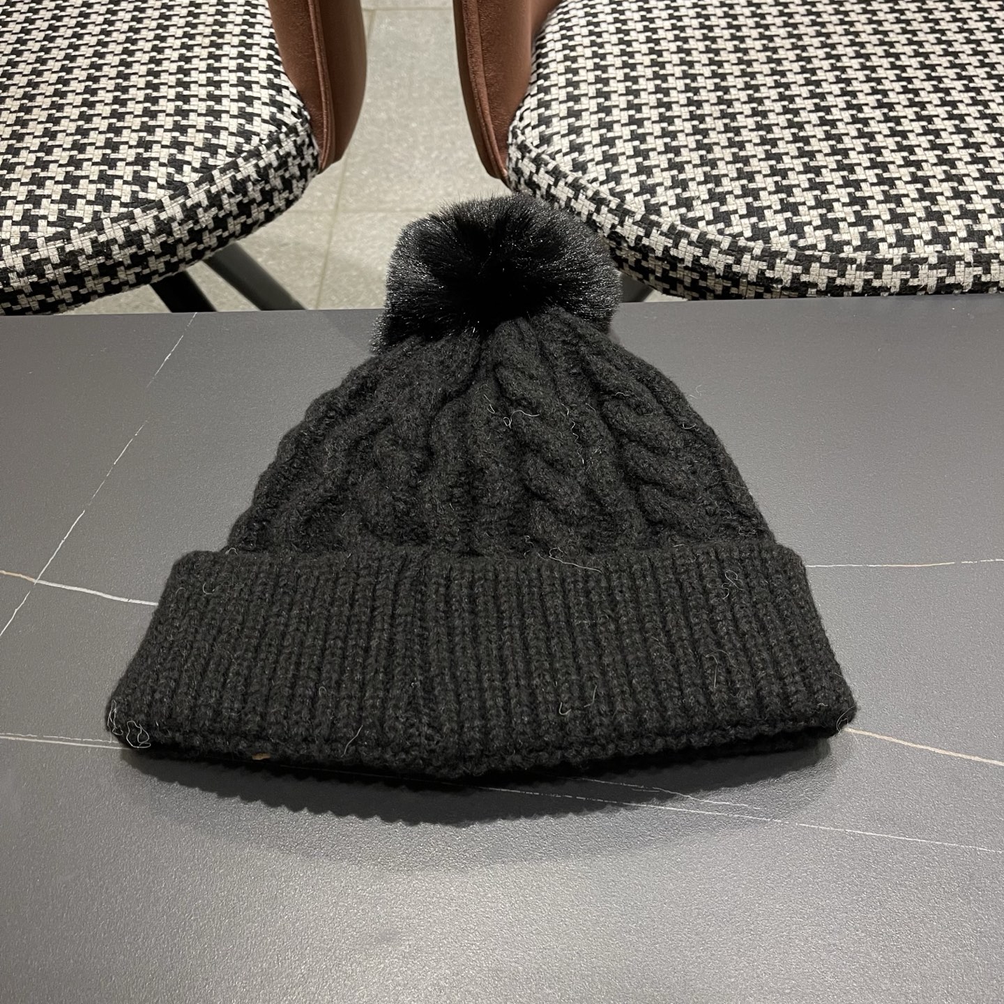  普拉达 Prada 新款韩版时尚百搭潮流女秋冬显脸小针织帽洋气简约气质保暖毛线帽