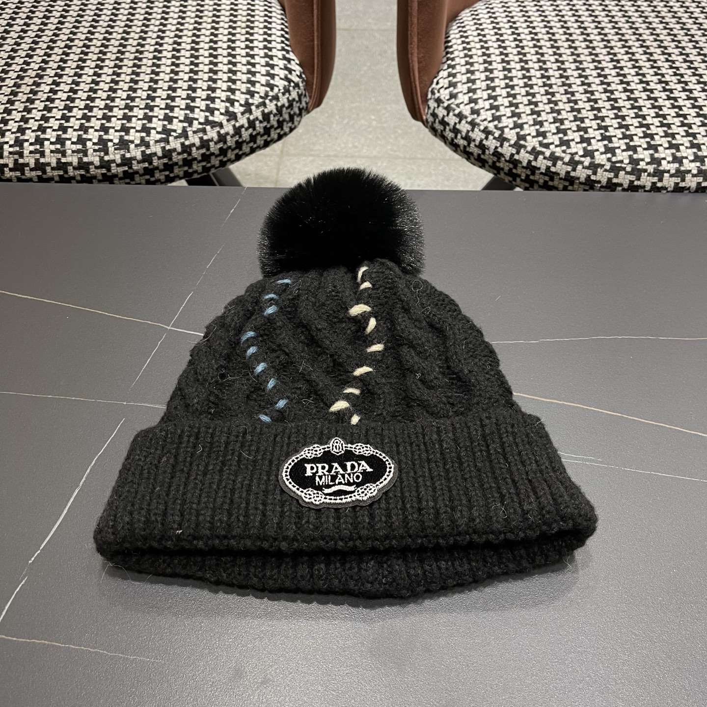 NO:364794,Prada Prada new Korean style fashionable versatile trendy women's autumn and winter face-showing small knitted hat fashionable simple temperament warm wool hat fisherman hat baseball hat knitted hat, hat, prada, prada, espadrilles, hats普拉达 Prada 新款韩版时尚百搭潮流女秋冬显脸小针织帽洋气简约气质保暖毛线帽帽子渔夫帽棒球帽针织帽,帽子,prada,prada,espadrilles,hats,hat