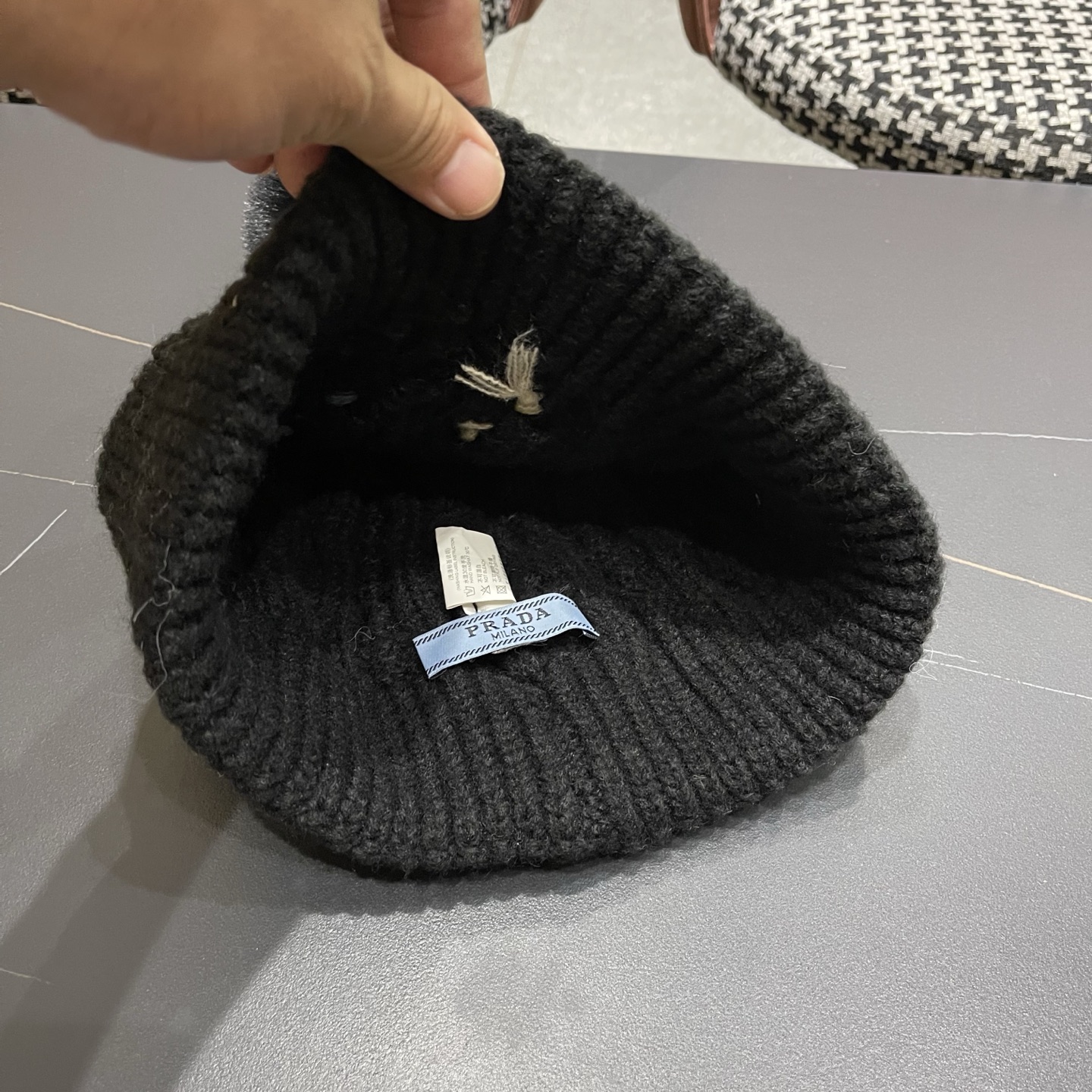  普拉达 Prada 新款韩版时尚百搭潮流女秋冬显脸小针织帽洋气简约气质保暖毛线帽