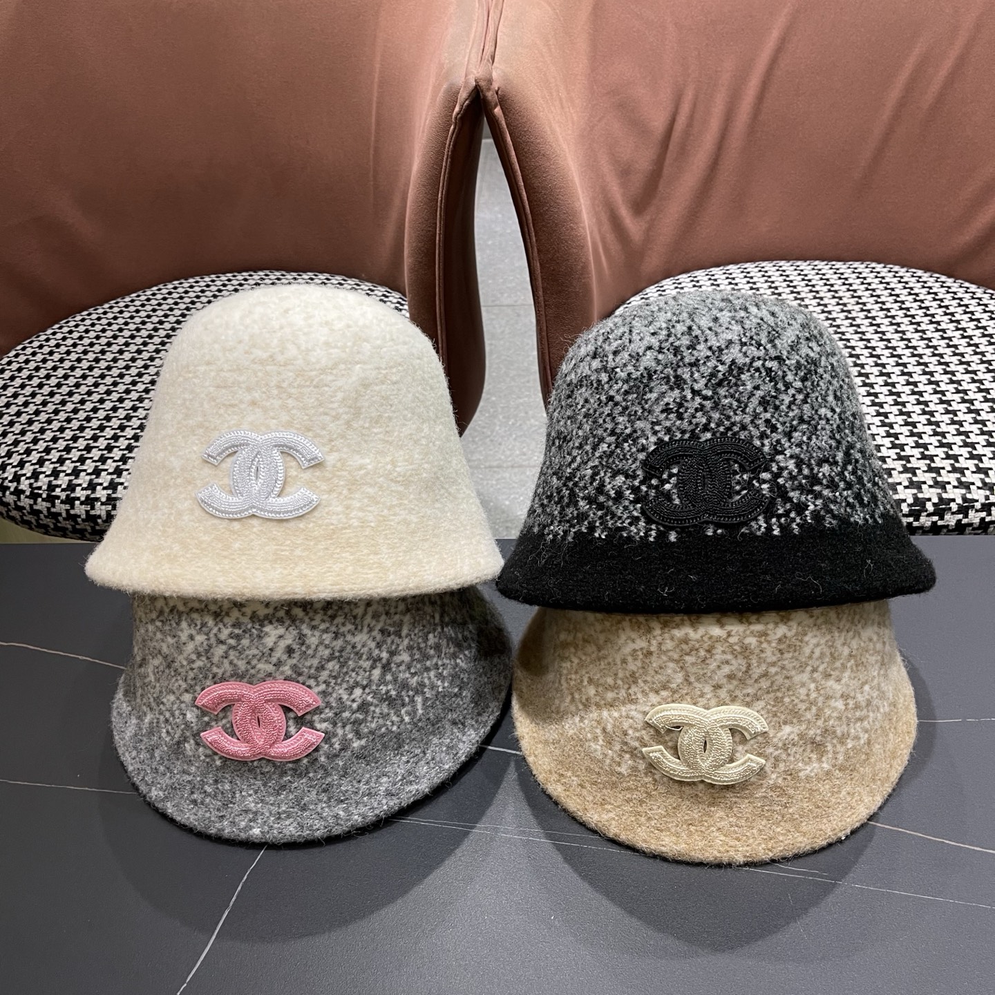  香奈儿 2025秋冬防寒保暖护耳渔夫帽子女素颜显脸小水桶帽毛绒帽