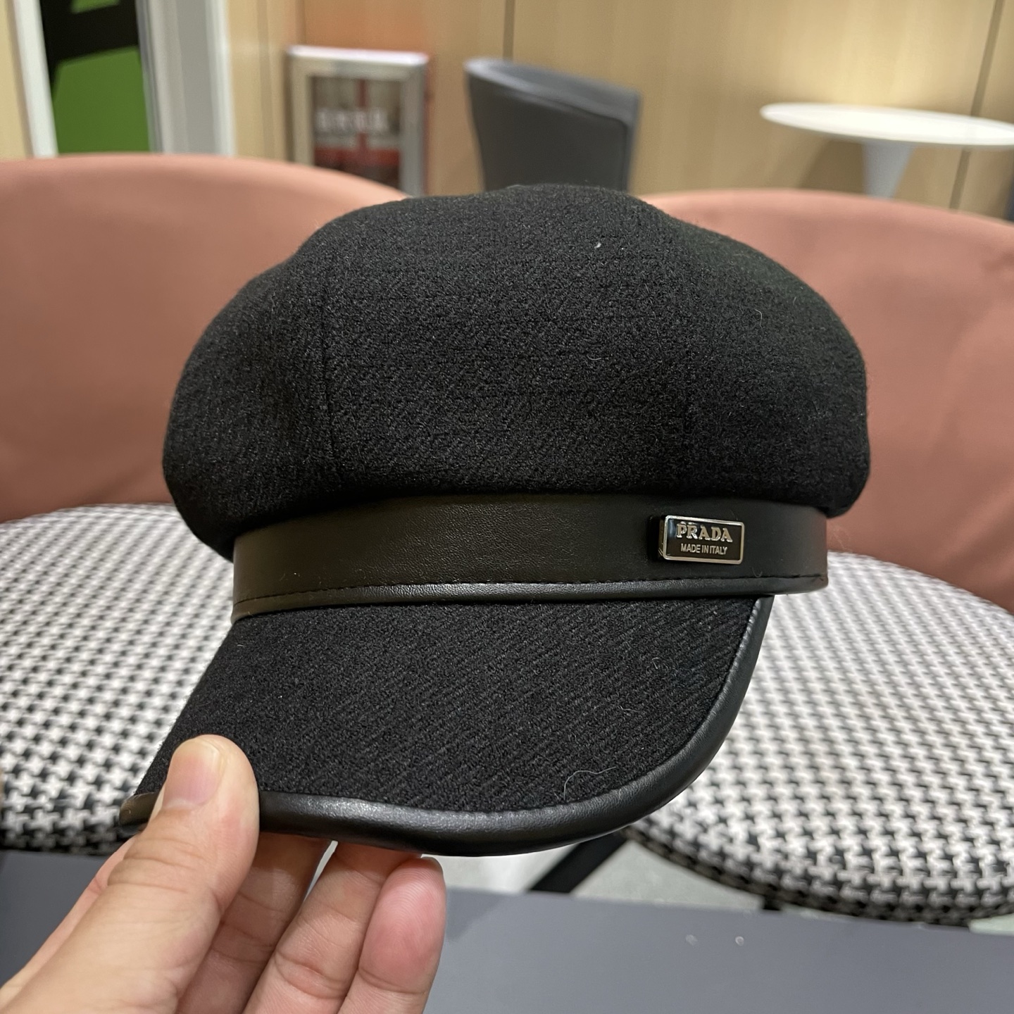  普拉达Prada秋冬羊羔毛八角帽女气质百搭英伦风鸭舌报童帽画家贝雷帽