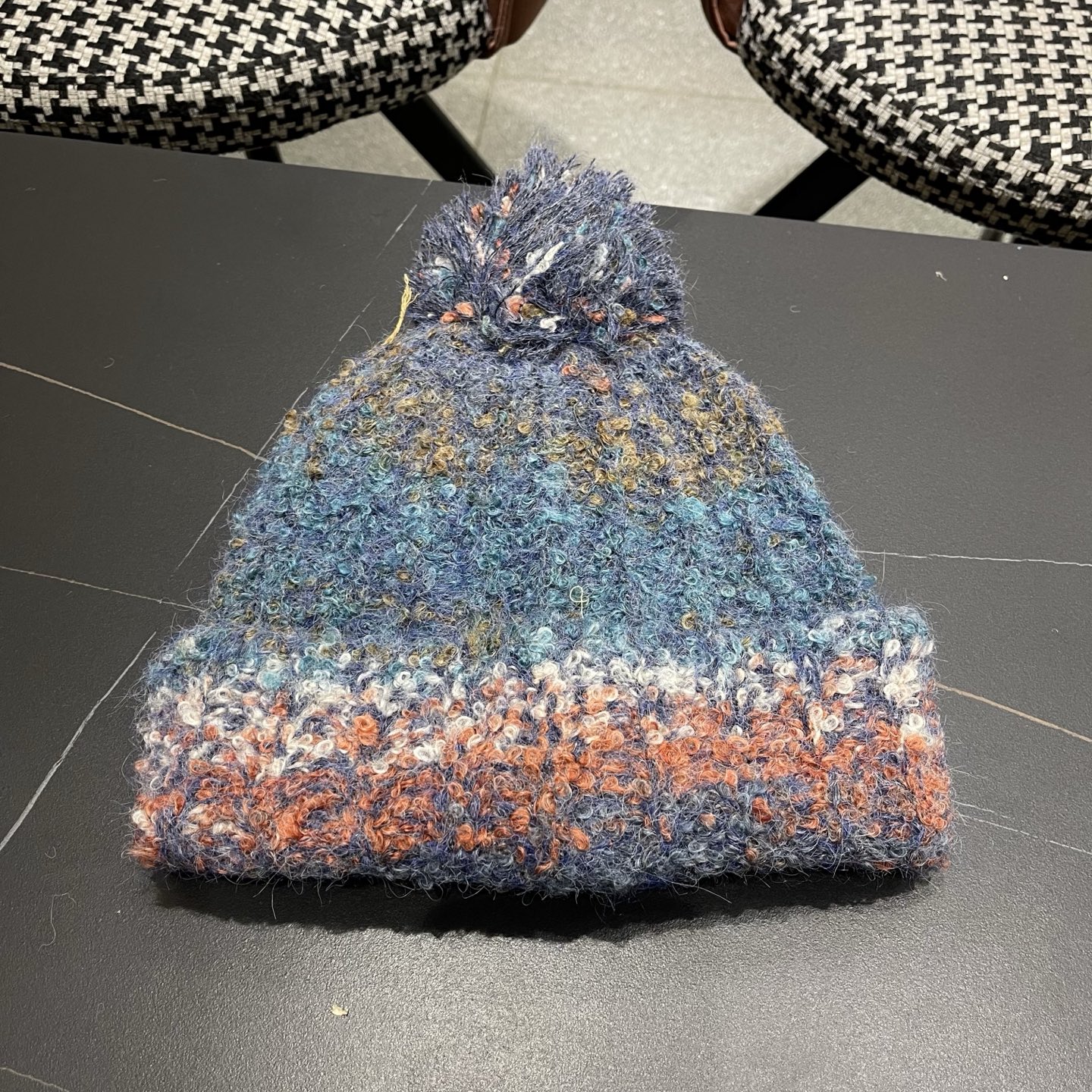  Chanel香奈儿秋冬网红时尚博主推荐款毛线帽，小红书爆款，手感超柔软舒适的针织线帽，弹性极佳！
