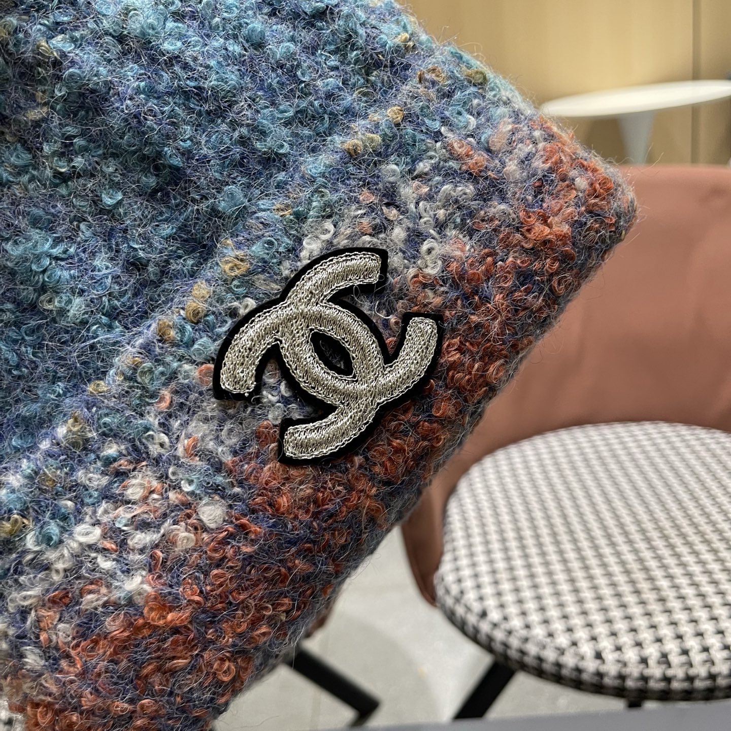  Chanel香奈儿秋冬网红时尚博主推荐款毛线帽，小红书爆款，手感超柔软舒适的针织线帽，弹性极佳！
