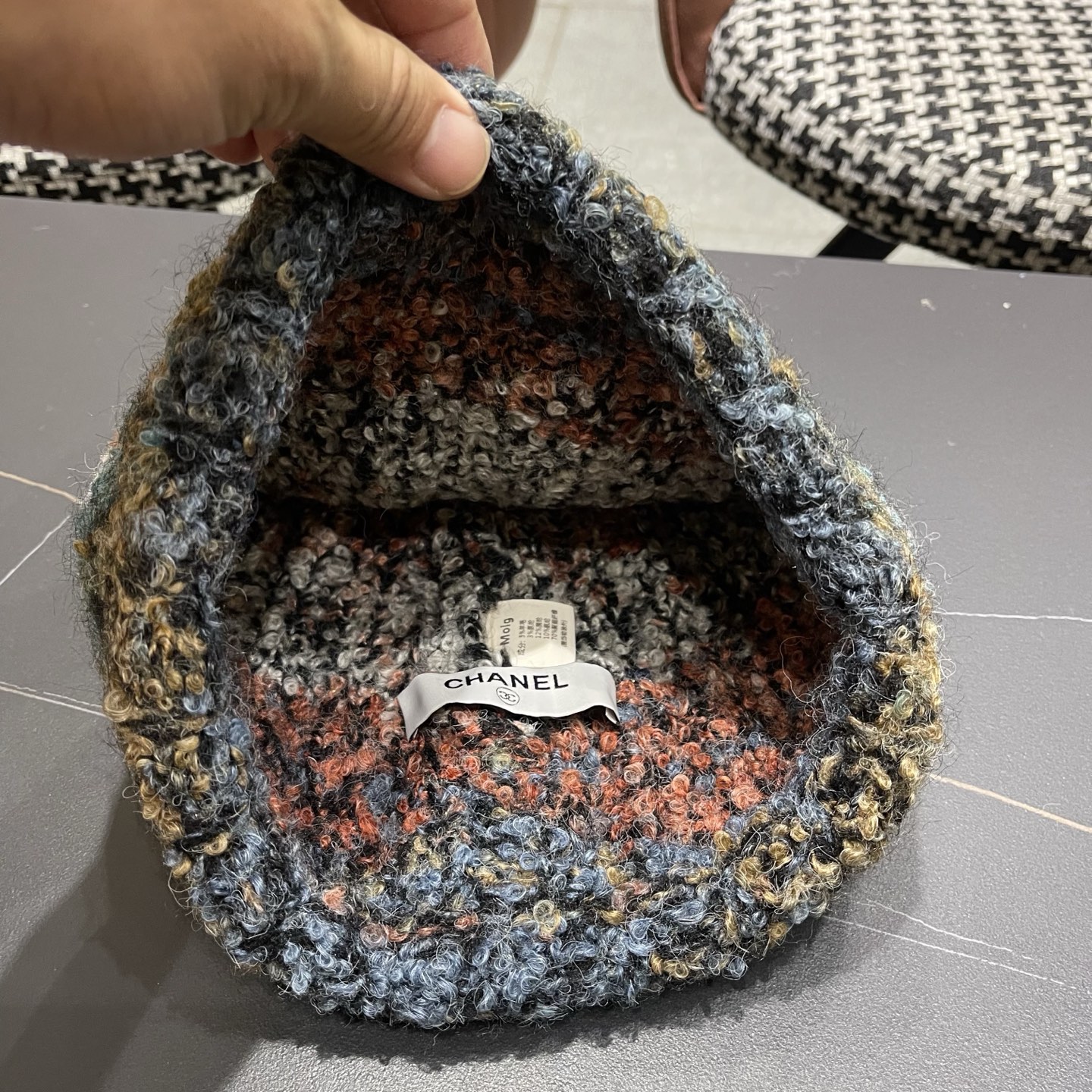  Chanel香奈儿秋冬网红时尚博主推荐款毛线帽，小红书爆款，手感超柔软舒适的针织线帽，弹性极佳！
