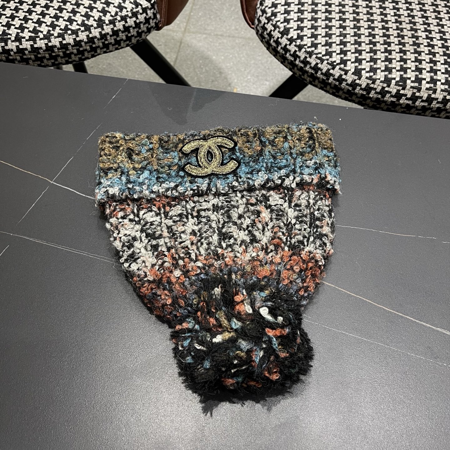  Chanel香奈儿秋冬网红时尚博主推荐款毛线帽，小红书爆款，手感超柔软舒适的针织线帽，弹性极佳！
