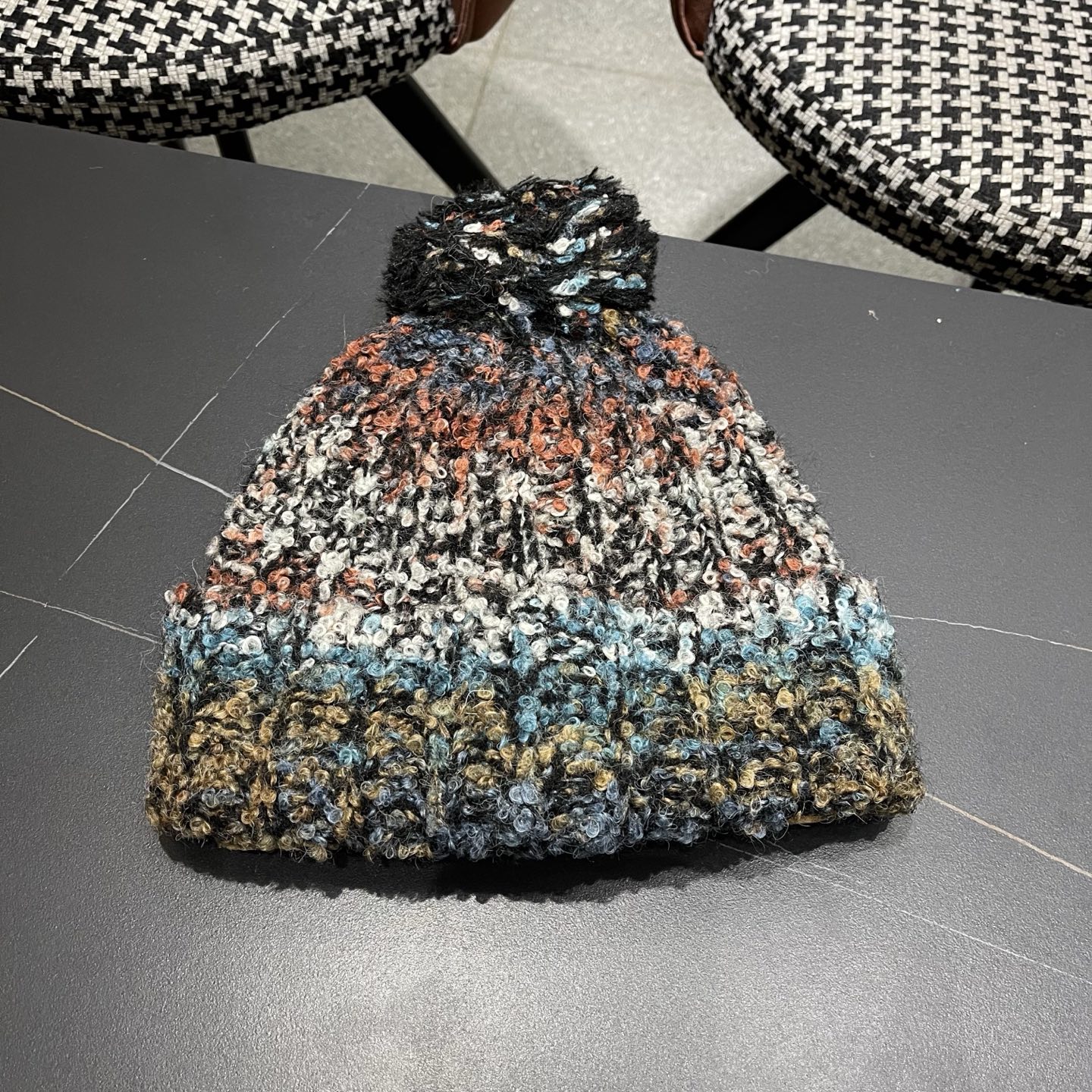  Chanel香奈儿秋冬网红时尚博主推荐款毛线帽，小红书爆款，手感超柔软舒适的针织线帽，弹性极佳！
