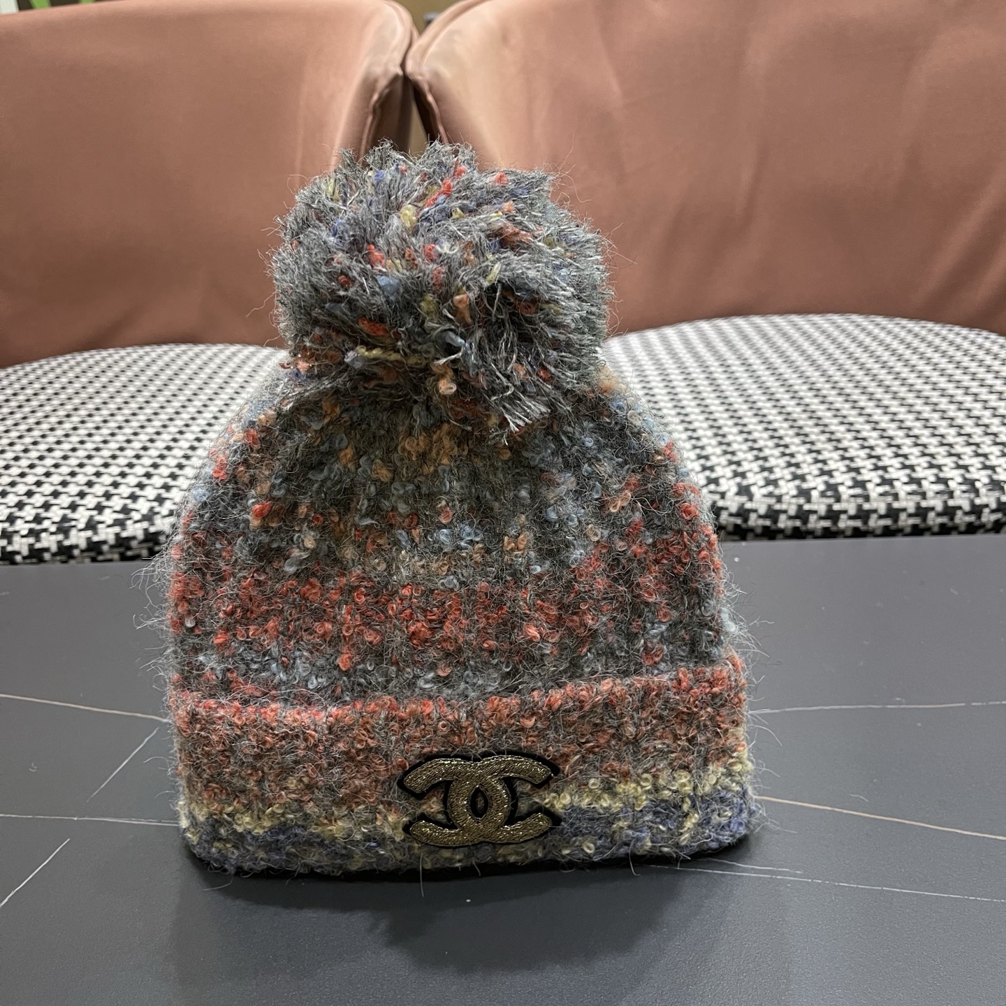  Chanel香奈儿秋冬网红时尚博主推荐款毛线帽，小红书爆款，手感超柔软舒适的针织线帽，弹性极佳！
