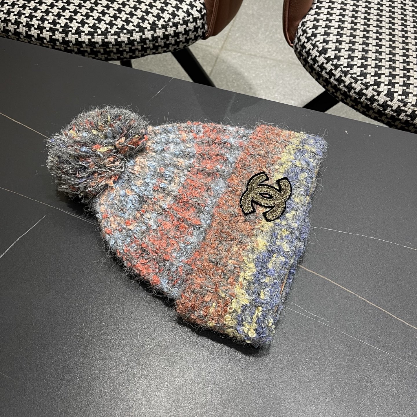  Chanel香奈儿秋冬网红时尚博主推荐款毛线帽，小红书爆款，手感超柔软舒适的针织线帽，弹性极佳！
