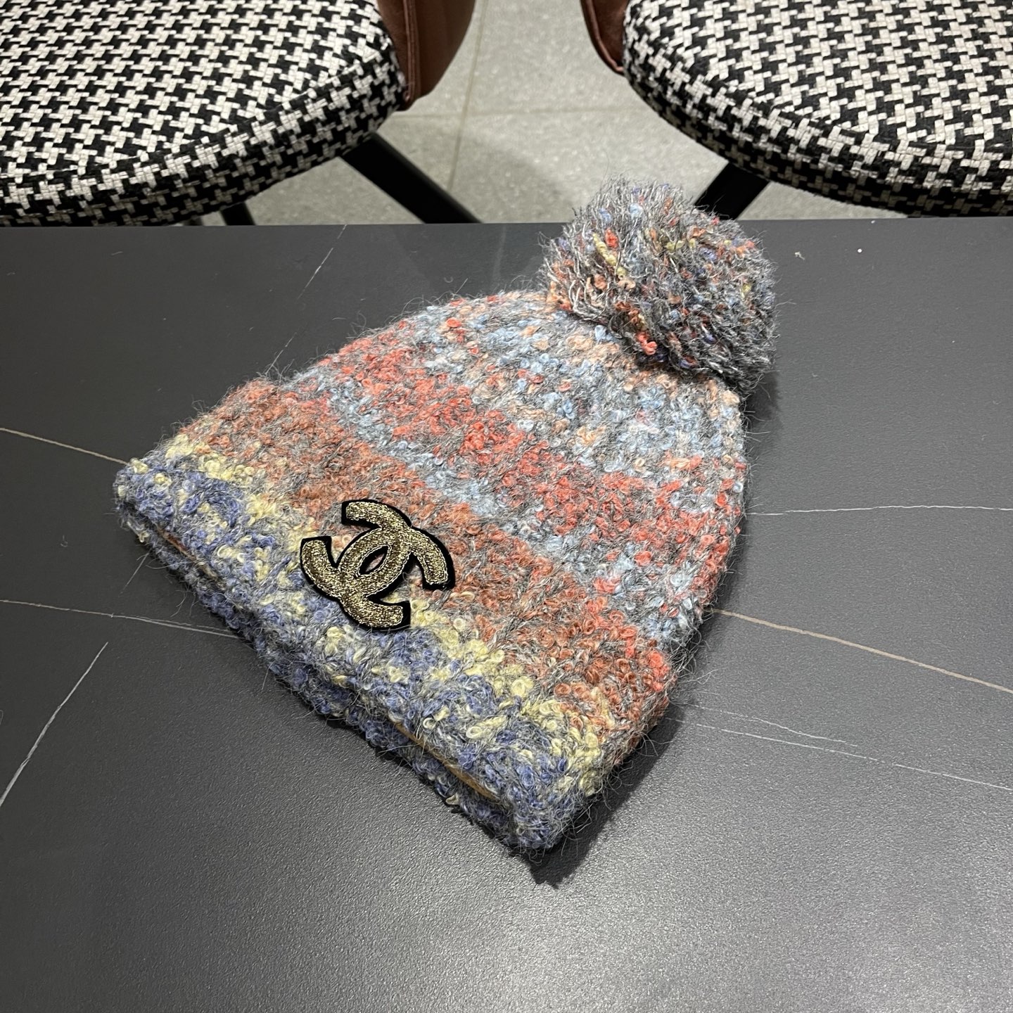  Chanel香奈儿秋冬网红时尚博主推荐款毛线帽，小红书爆款，手感超柔软舒适的针织线帽，弹性极佳！
