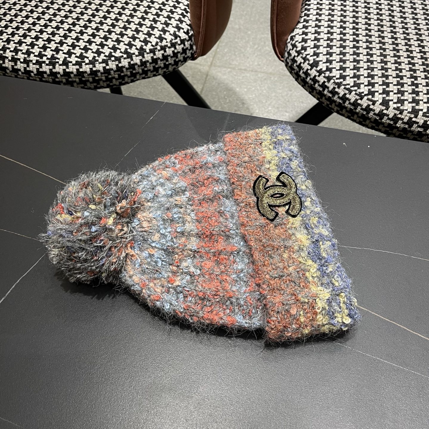  Chanel香奈儿秋冬网红时尚博主推荐款毛线帽，小红书爆款，手感超柔软舒适的针织线帽，弹性极佳！
