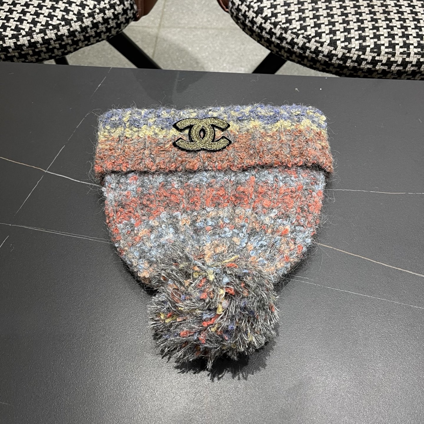  Chanel香奈儿秋冬网红时尚博主推荐款毛线帽，小红书爆款，手感超柔软舒适的针织线帽，弹性极佳！
