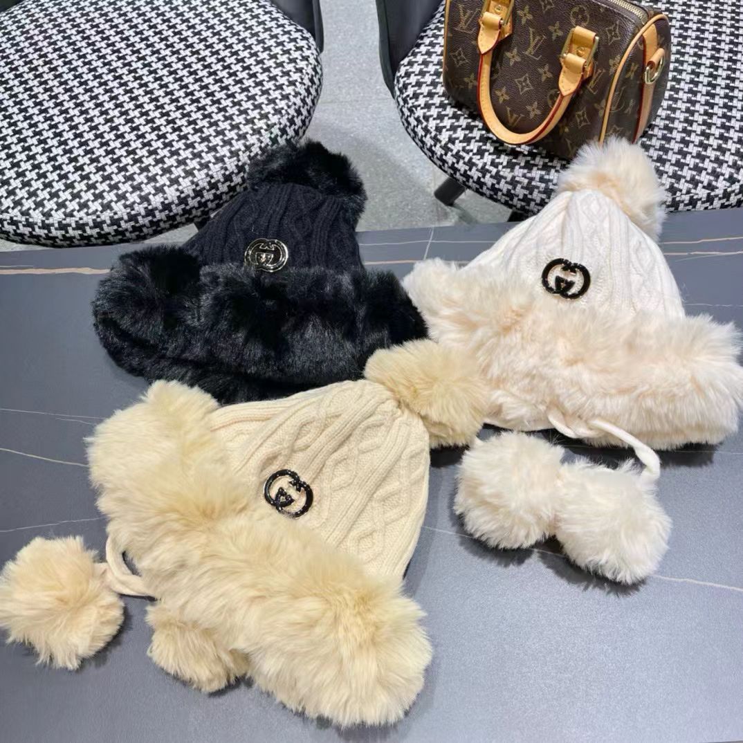 GUCCI古奇 冬季雷锋帽女韩版潮百搭可爱毛球针织毛线帽加绒保暖时尚护耳帽子