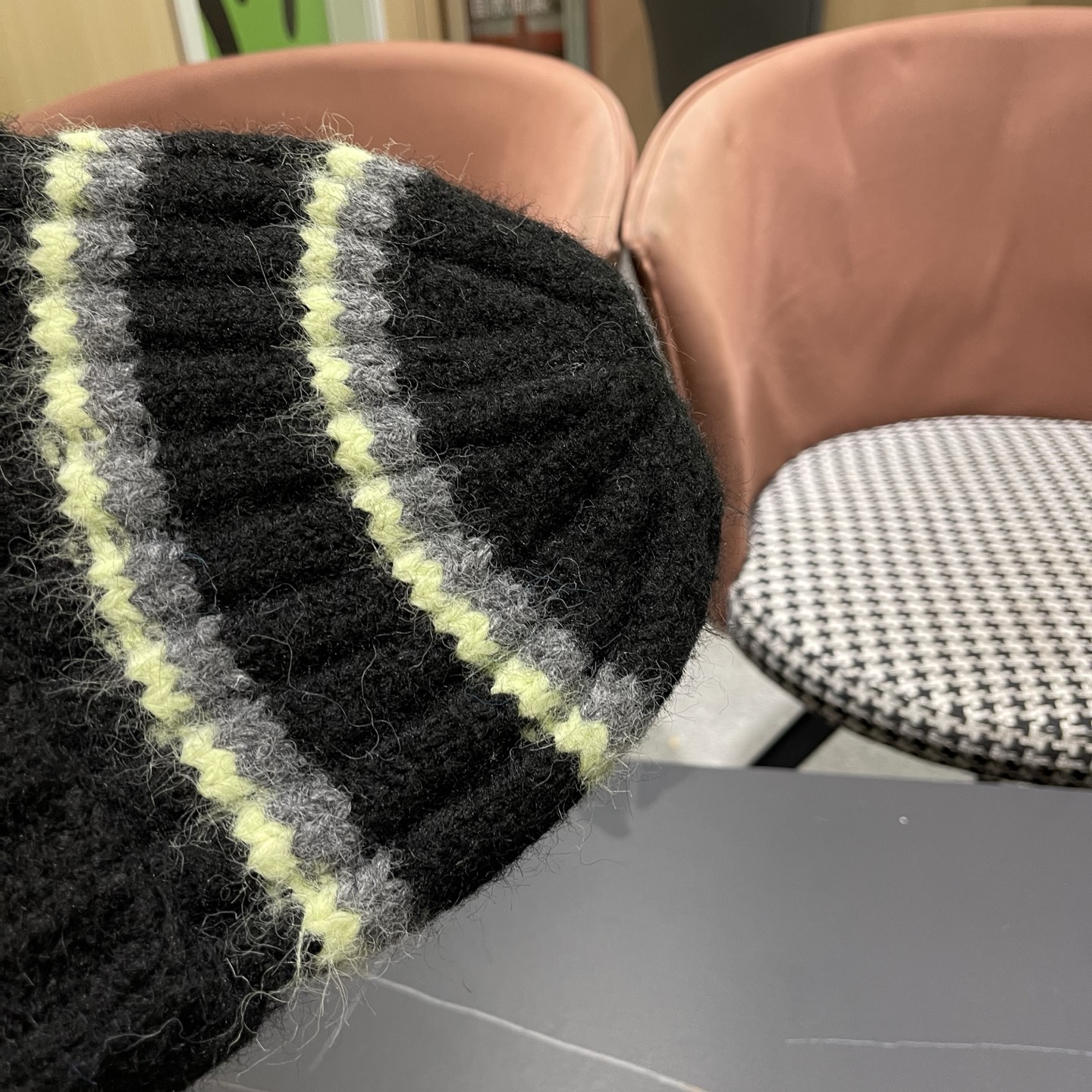 MONCLER蒙口针织毛线帽，好品质高端大气，超火爆💖质感很赞，出街超好搭配！时尚潮流！冬天必备单品，男