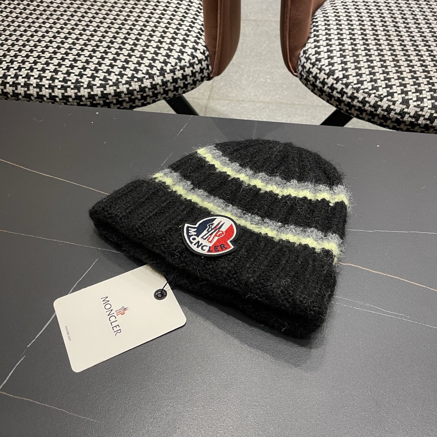 MONCLER蒙口针织毛线帽，好品质高端大气，超火爆💖质感很赞，出街超好搭配！时尚潮流！冬天必备单品，男
