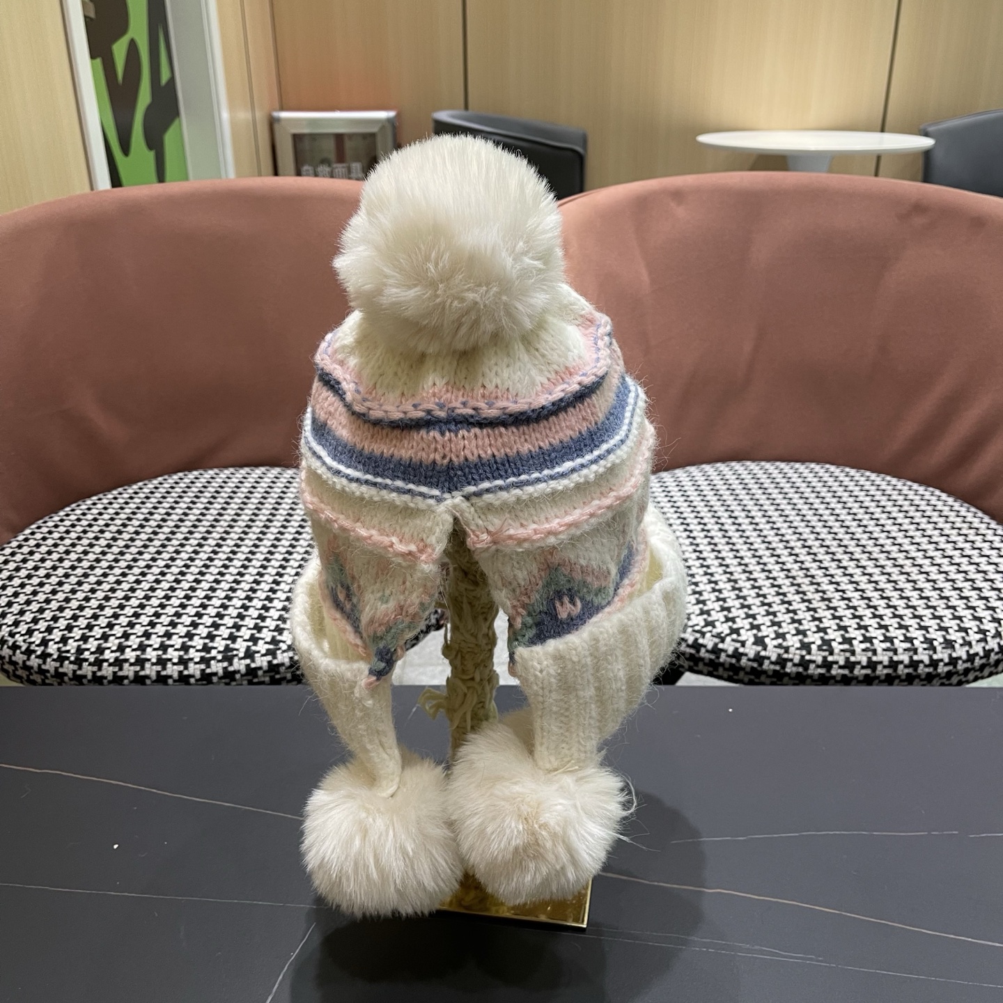 Lv路易威登毛绒护耳帽女冬天网红保暖帽子雷锋帽