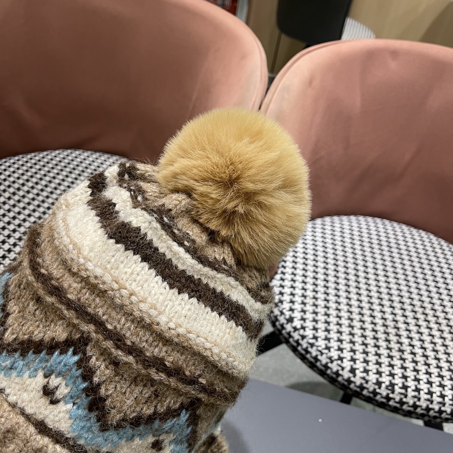 Lv路易威登毛绒护耳帽女冬天网红保暖帽子雷锋帽