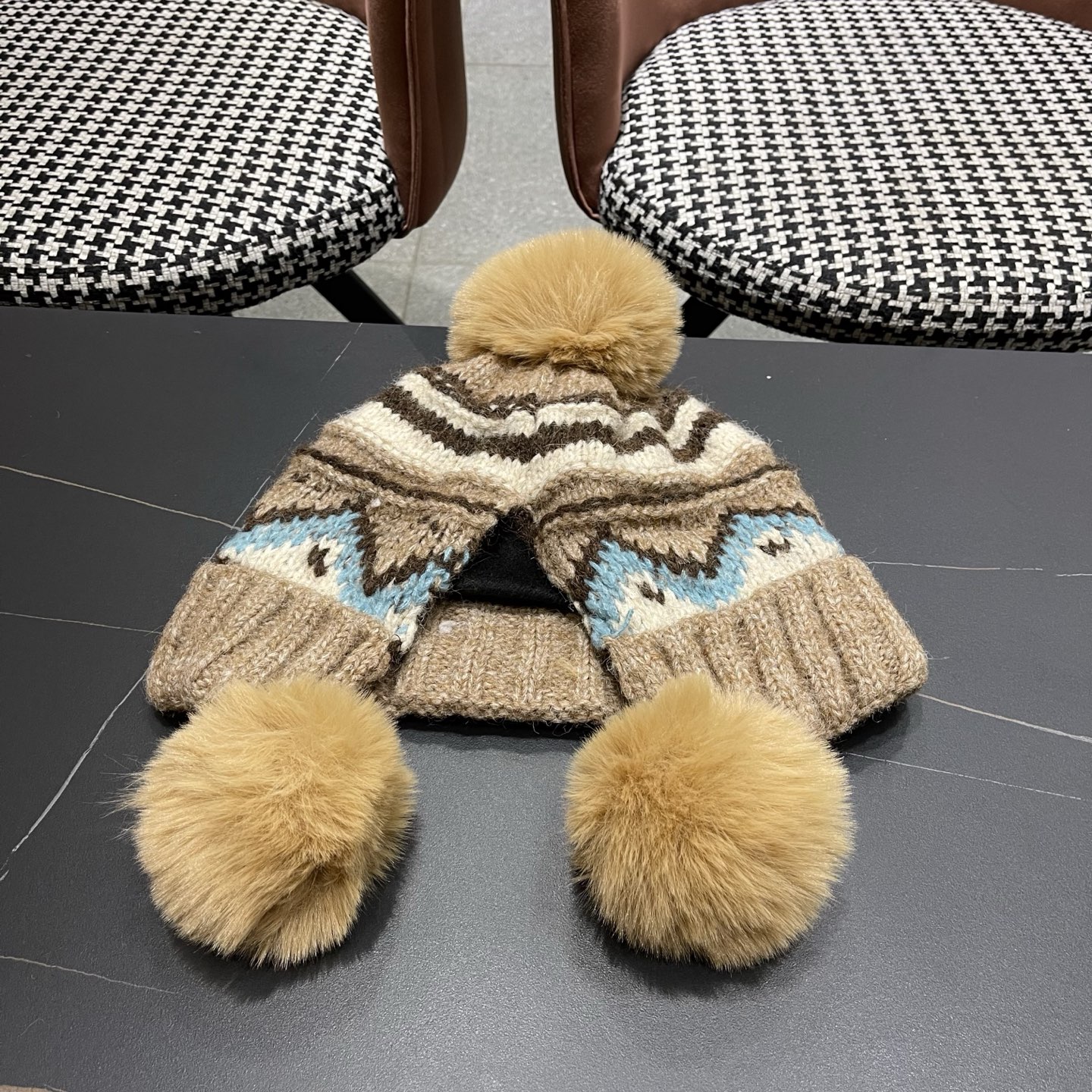 Lv路易威登毛绒护耳帽女冬天网红保暖帽子雷锋帽