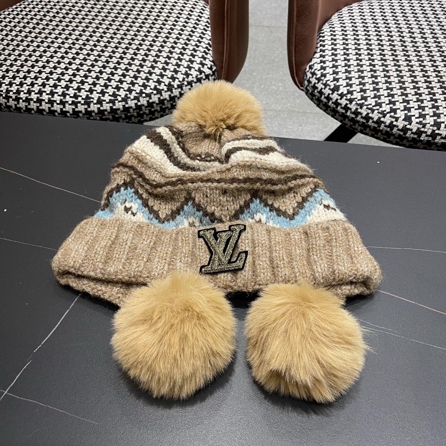 Lv路易威登毛绒护耳帽女冬天网红保暖帽子雷锋帽