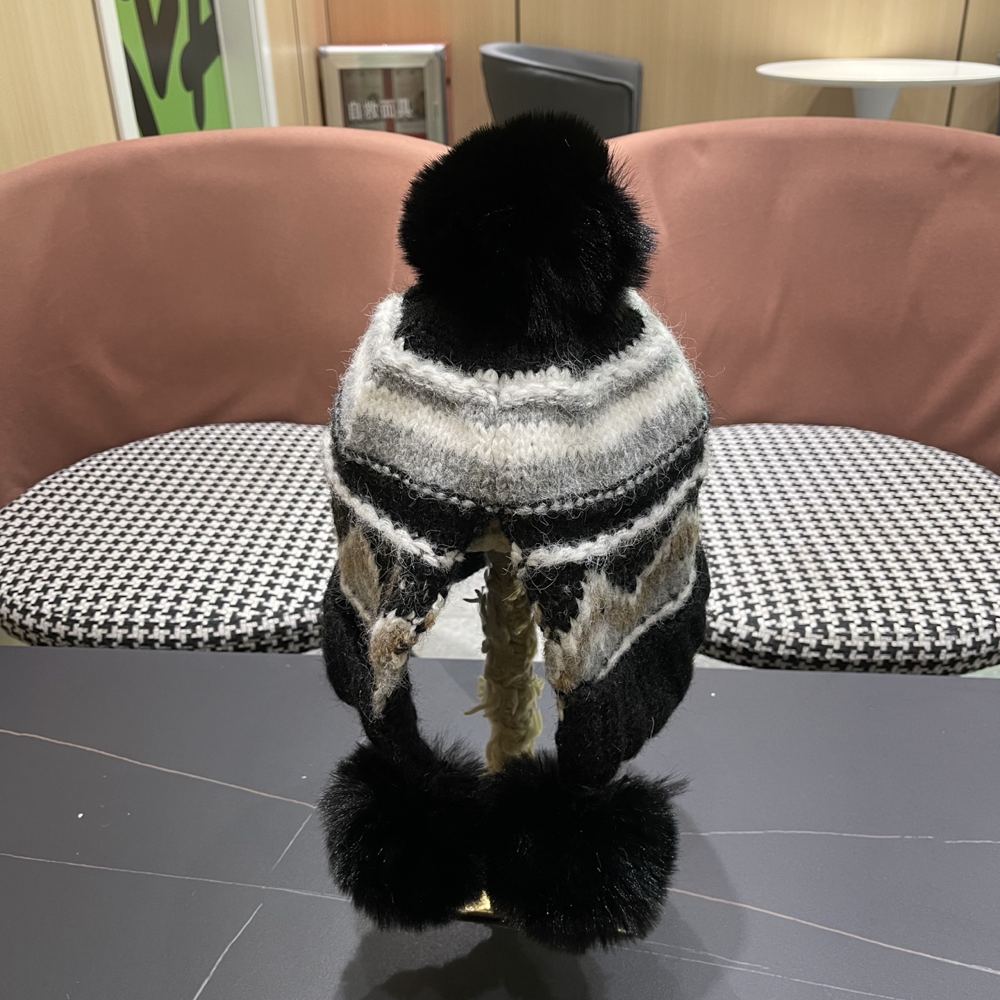 Lv路易威登毛绒护耳帽女冬天网红保暖帽子雷锋帽