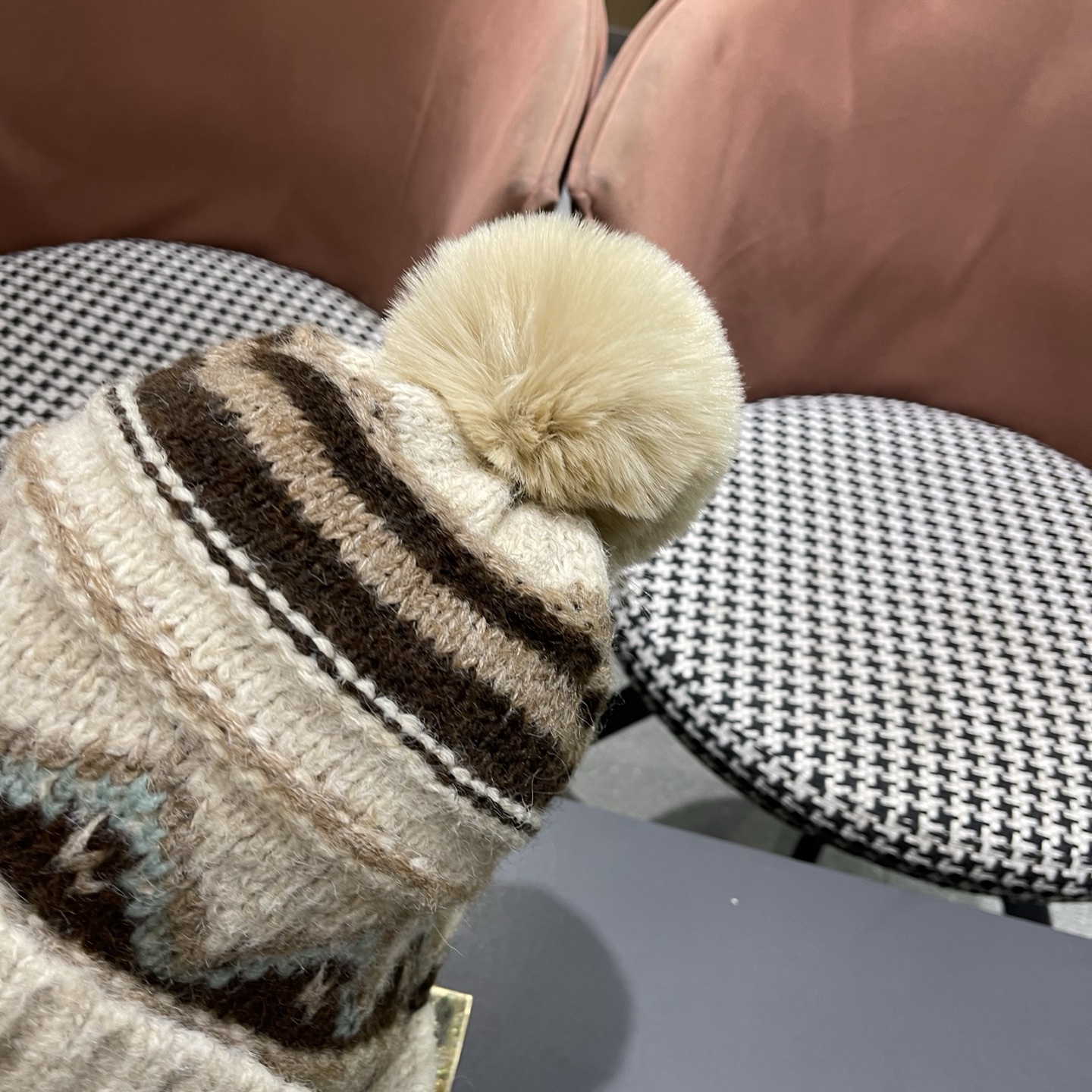 Lv路易威登毛绒护耳帽女冬天网红保暖帽子雷锋帽