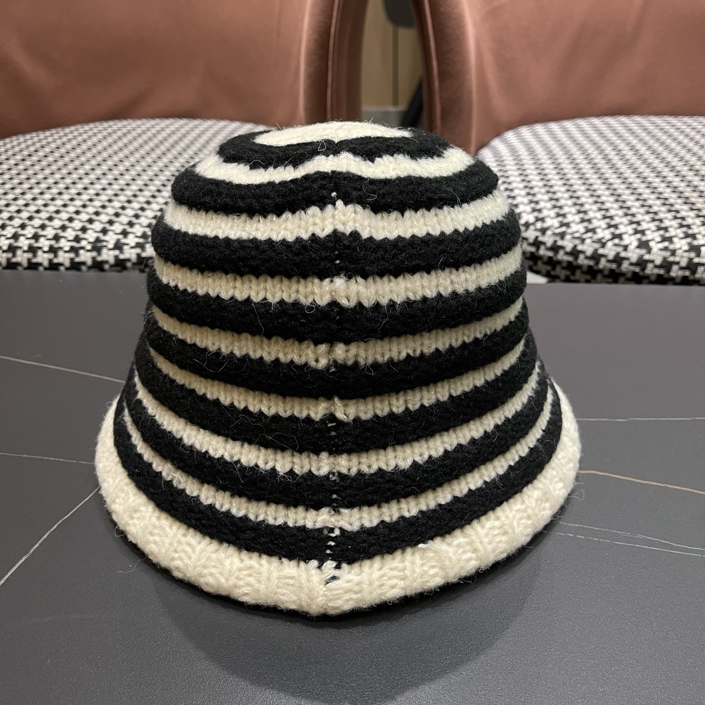 Celine 赛琳*定制版凯旋门羊羔毛盆帽女款水桶帽2025年爆款新款秋冬季帽子渔夫帽冬款