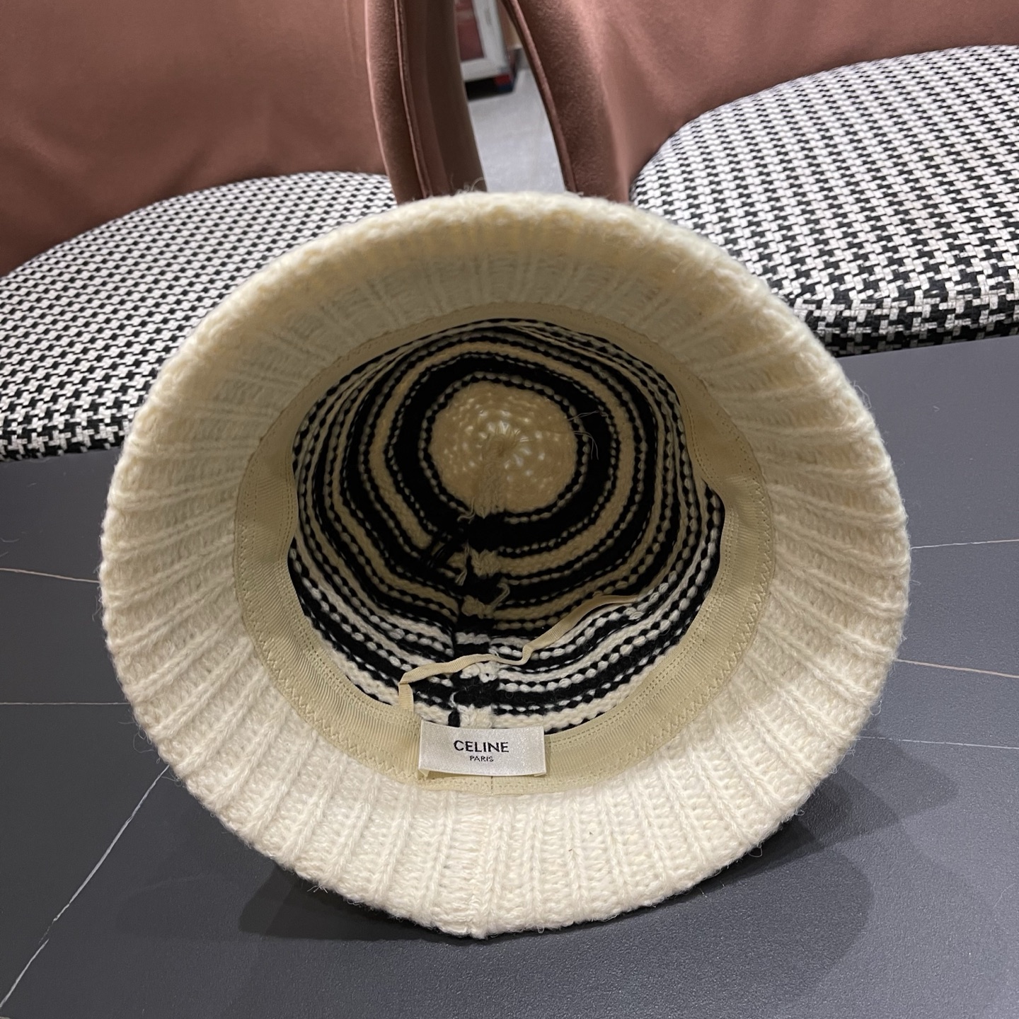 Celine 赛琳*定制版凯旋门羊羔毛盆帽女款水桶帽2025年爆款新款秋冬季帽子渔夫帽冬款