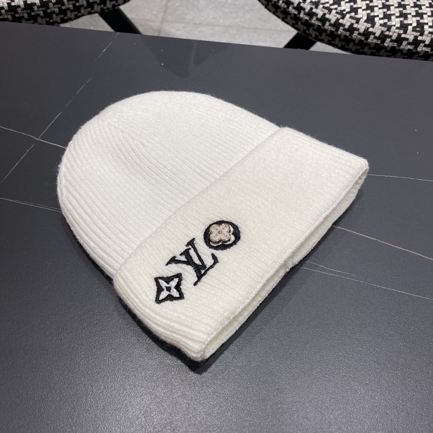 上新ꫛꫀꪝ ❥——❤LV 路易威登新品原单毛线帽 刺绣工艺 爆款