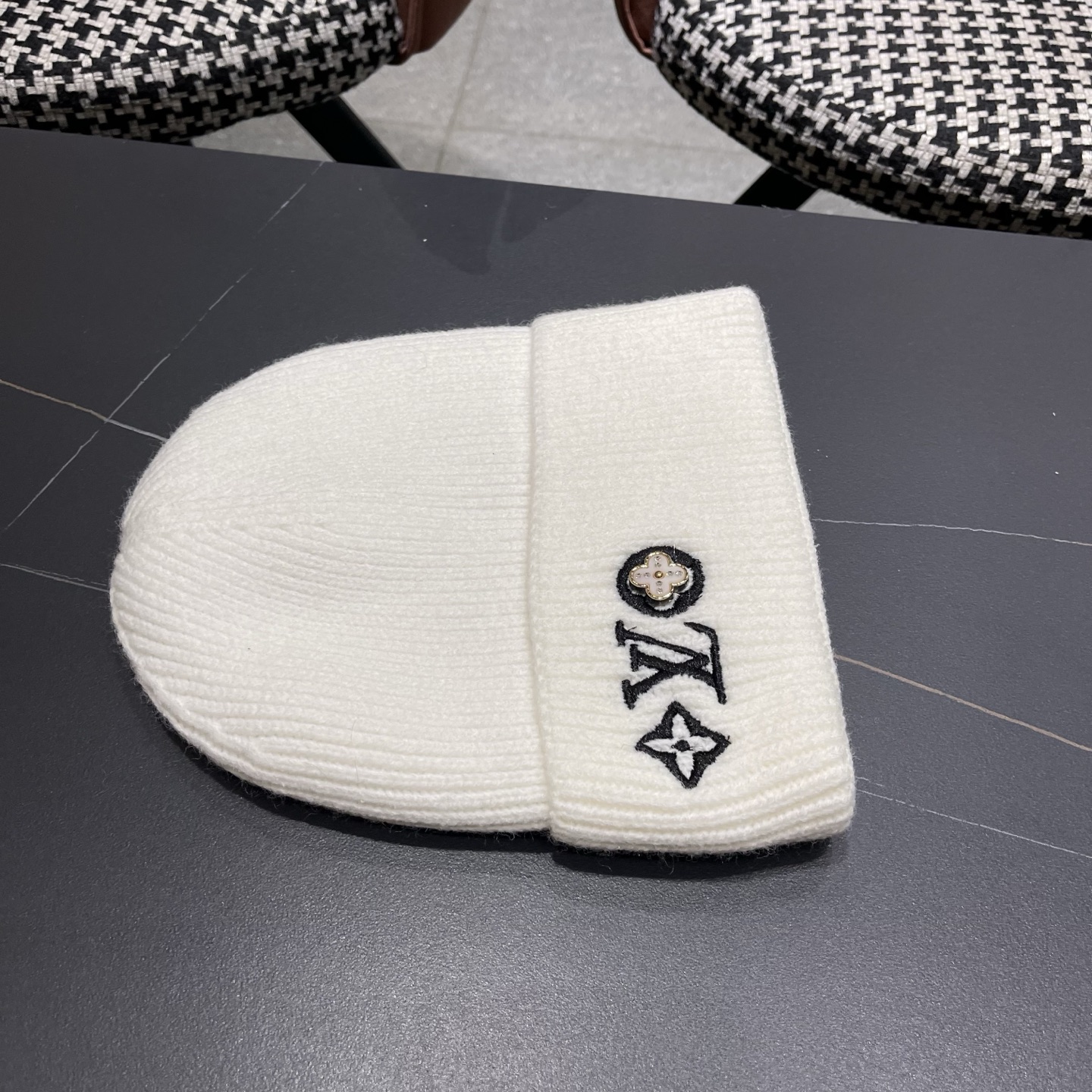 上新ꫛꫀꪝ ❥——❤LV 路易威登新品原单毛线帽 刺绣工艺 爆款